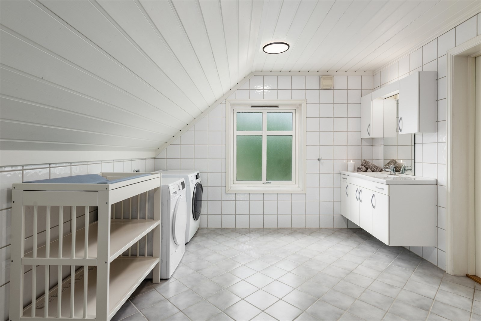 Bad 2, 2.etasje Galleribilde