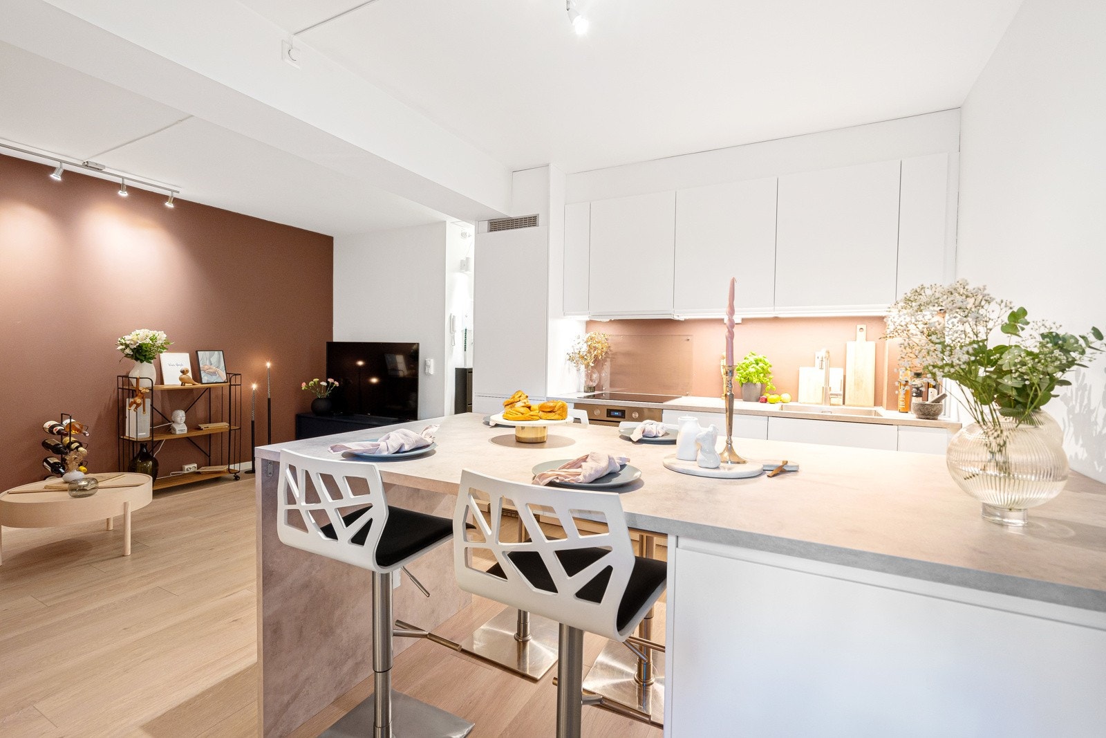 Velkommen til Urtegata 14 - Presentert av Robert Borgås v/ Privatmegleren (Tlfnr. 97076899). Galleribilde