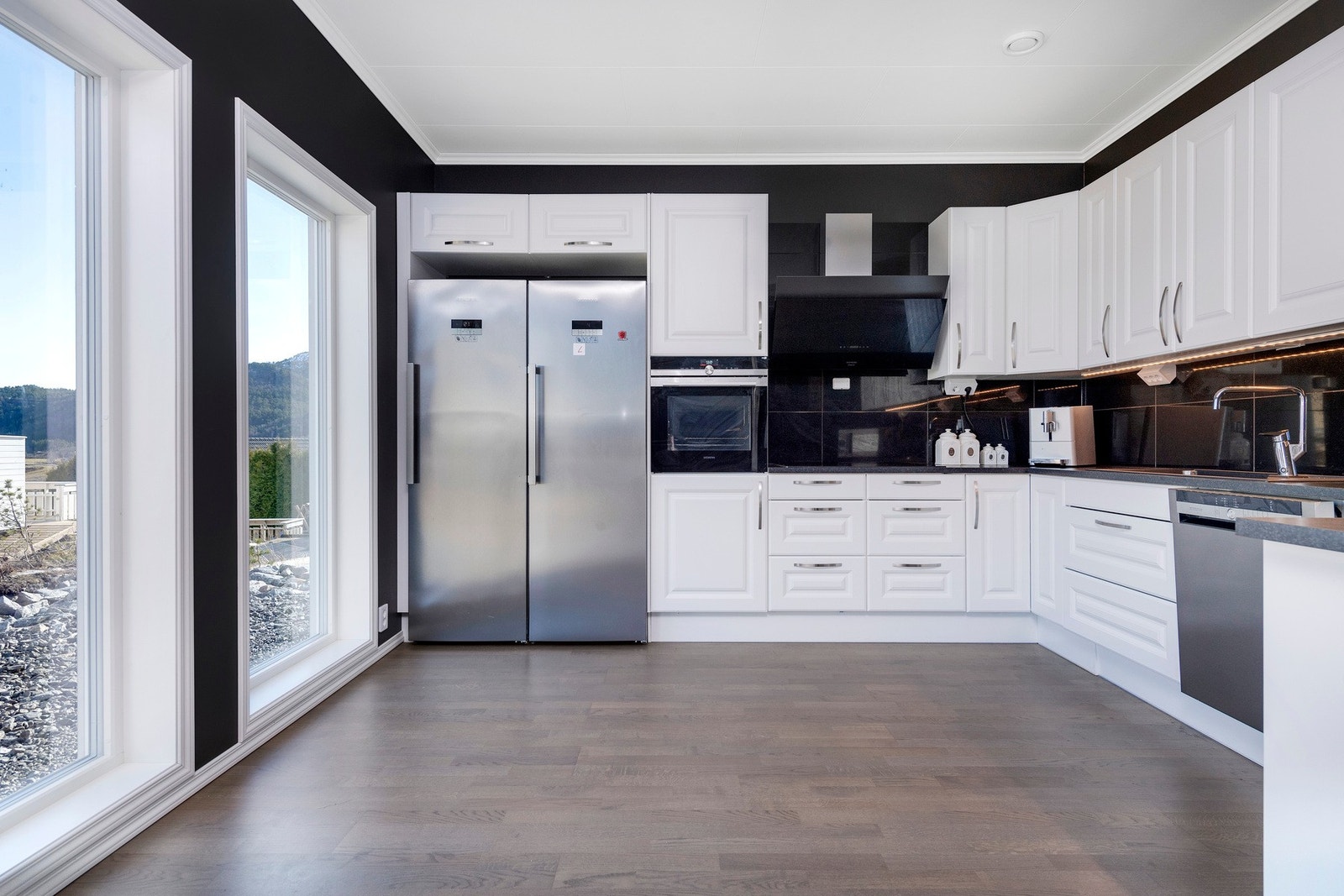 Lyst og fint kjøkken fra JKE Galleribilde