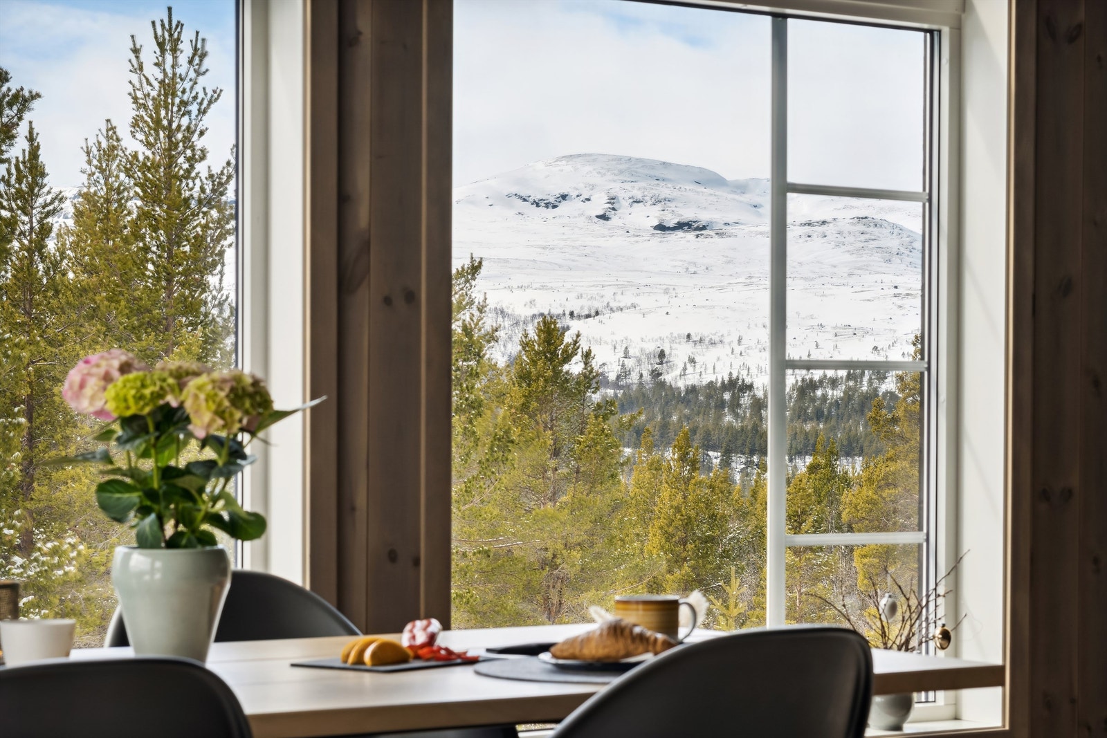 Fantastisk utsikt mot fjellene og omgivelsene Galleribilde
