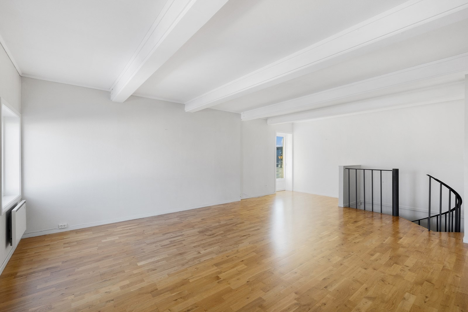 Stue i 3.etg. med mange innredningsmuligheter. Galleribilde
