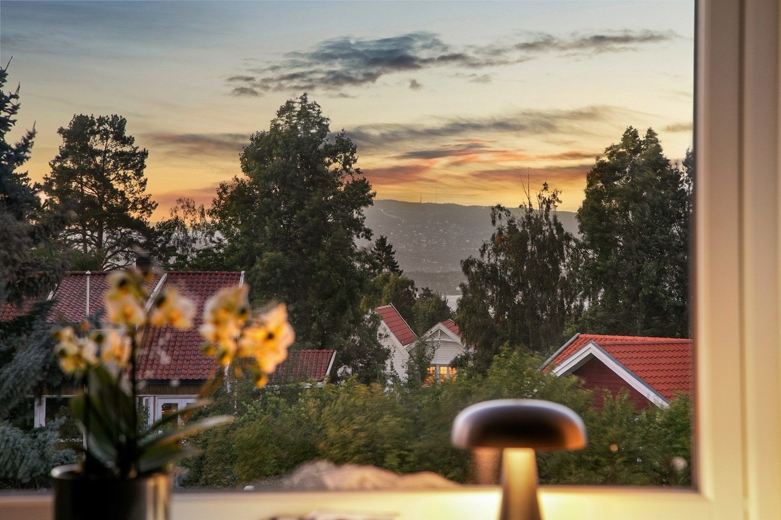 Flott utsikt mot Oslo og Holmenkollen. Galleribilde