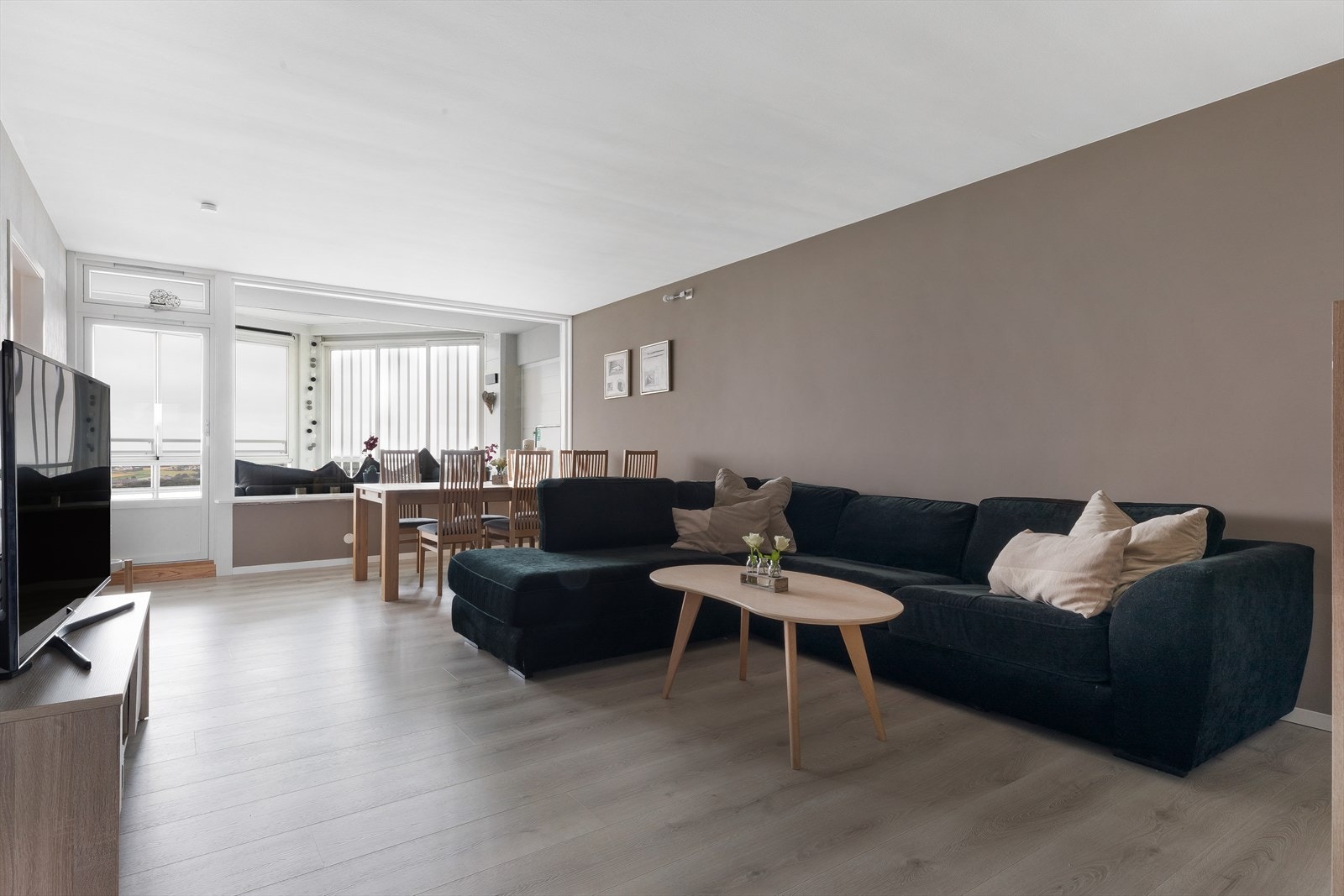 Velkommen til Jernalderveien 51A, og denne kjekke leiligheten i 9.etasje! Galleribilde