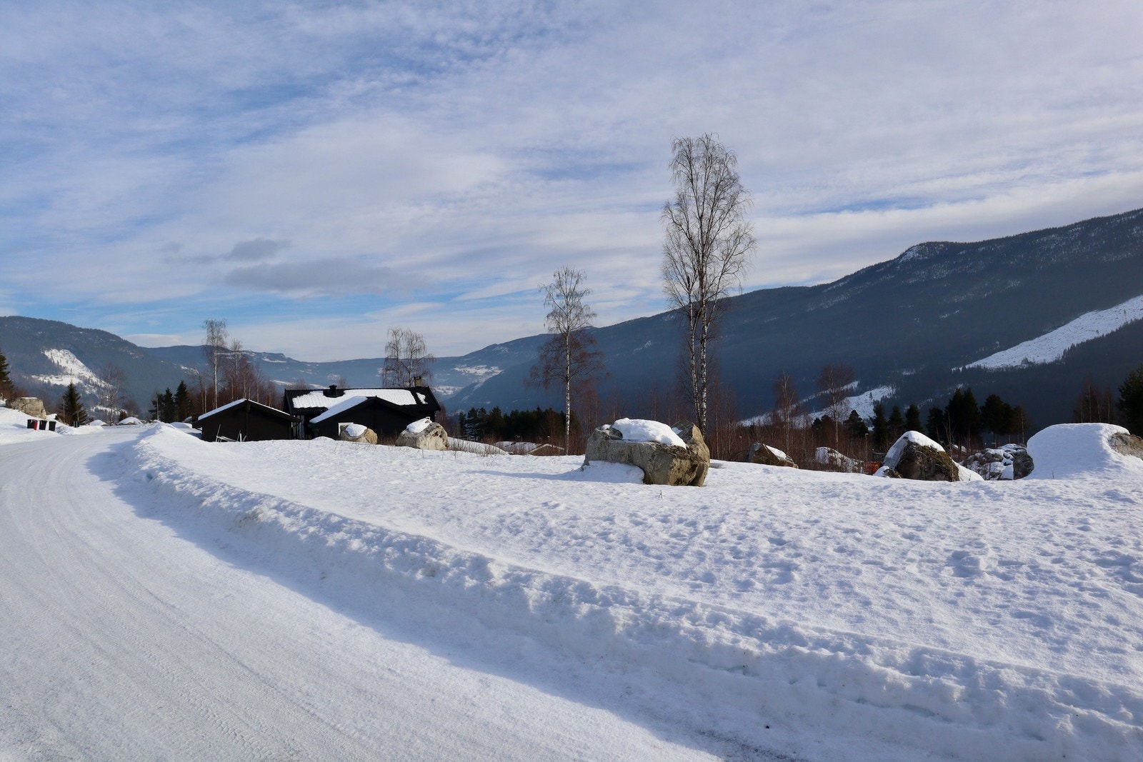 Solrike og tilbaketrukkede tomter. Galleribilde