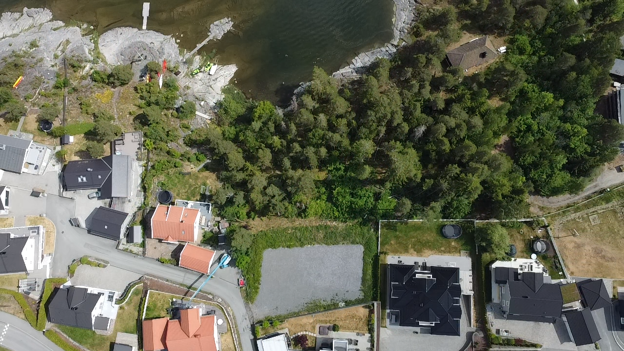 Fra eiendommen er det kort avstand til Steinsfjorden med flotte badeplasser Galleribilde
