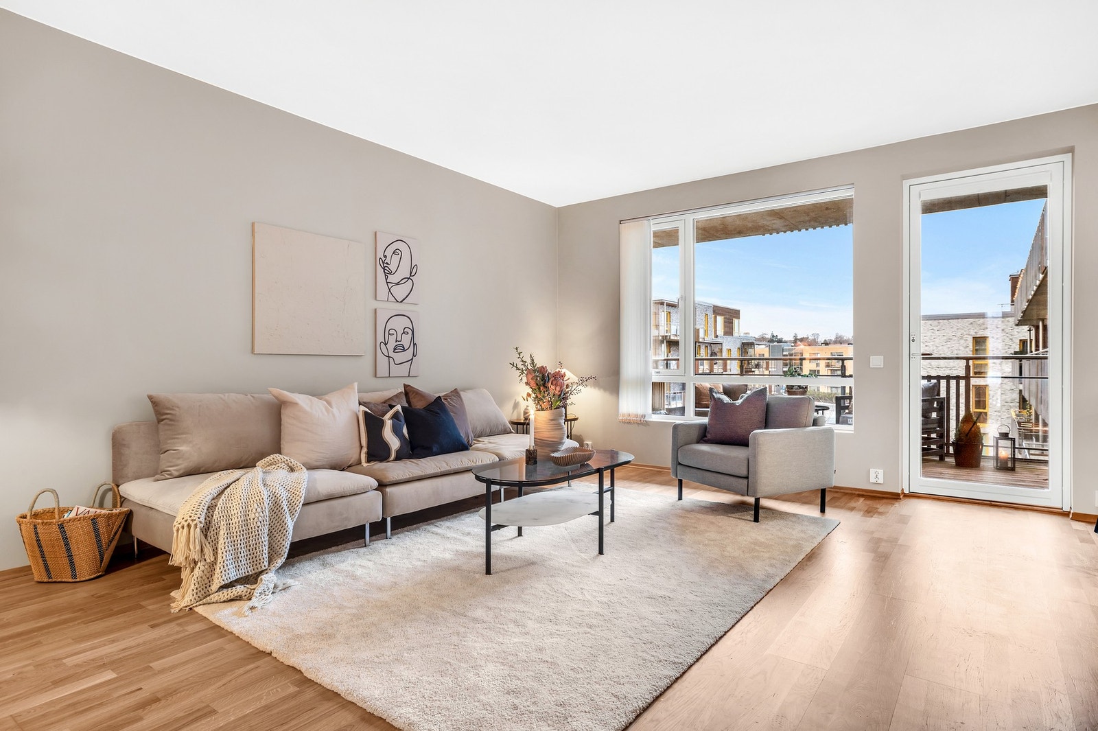 Lys og fin stue på 25,7 kvm. Galleribilde