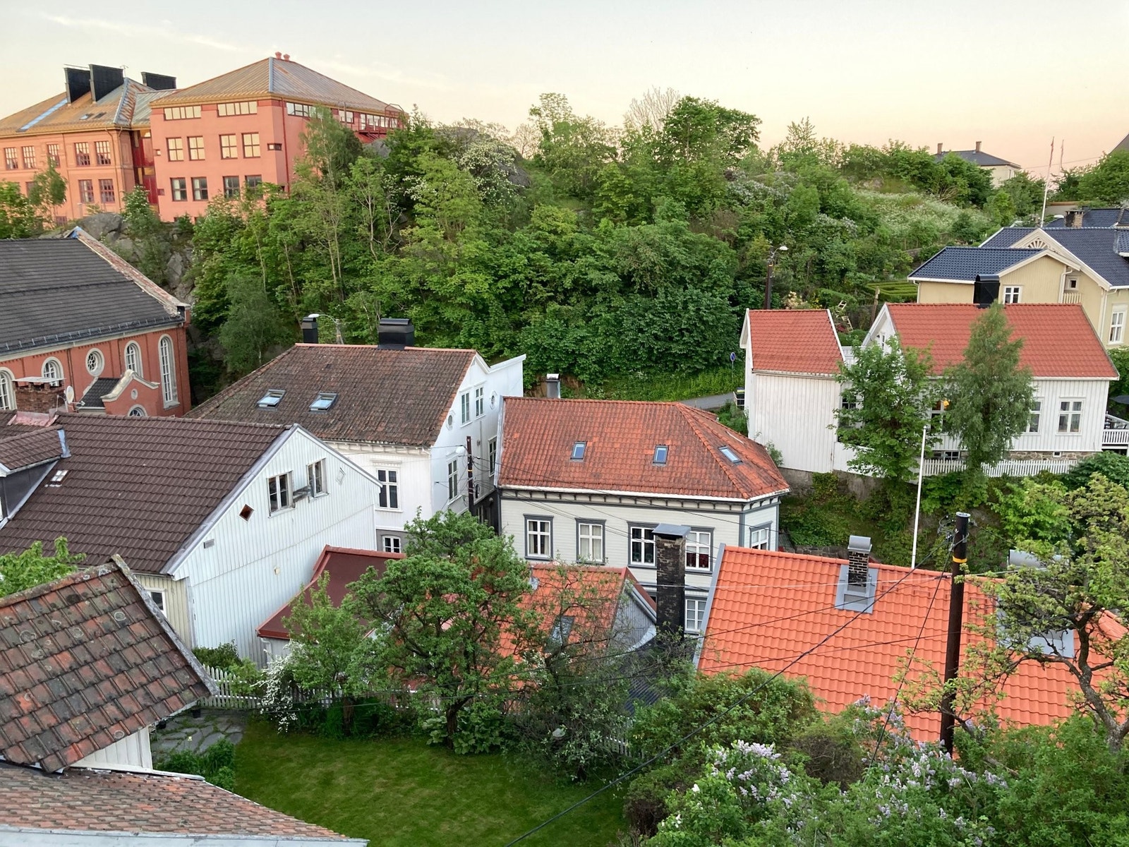 Utsikt mot Arendal videregående skole Galleribilde