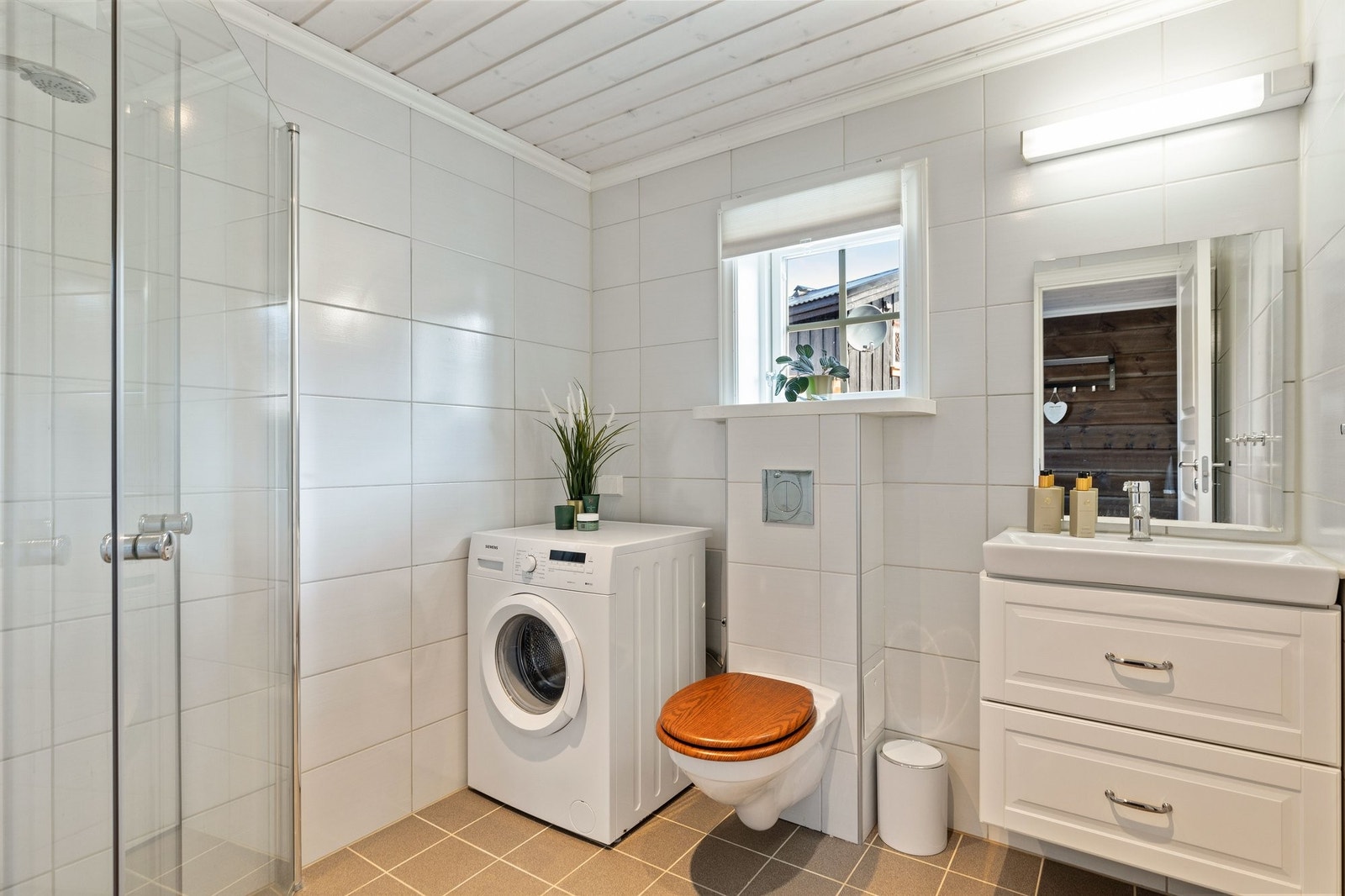 Lyst og fint bad fra 2015. Galleribilde