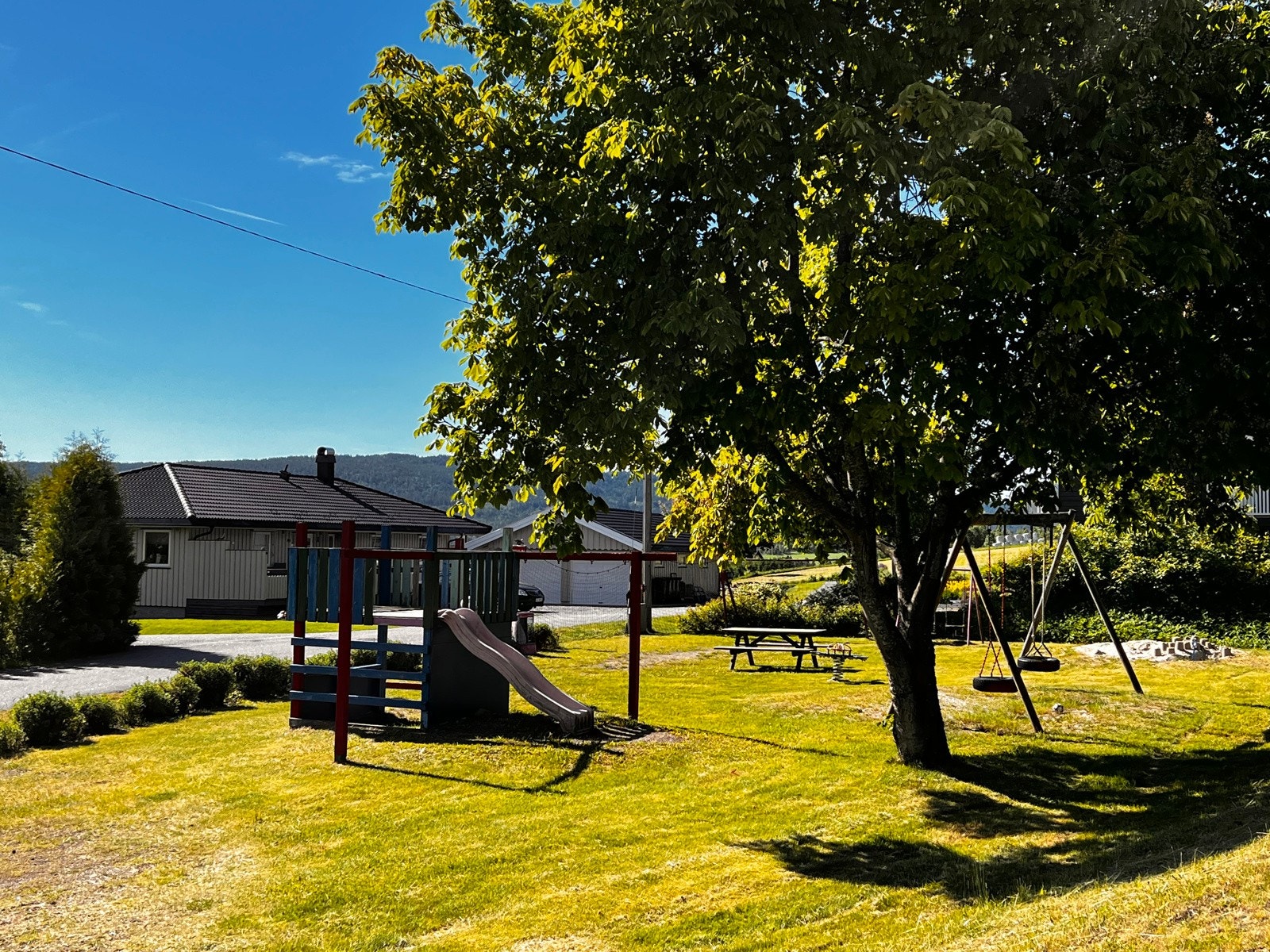 Lekeplass i begynnelsen av gata Galleribilde