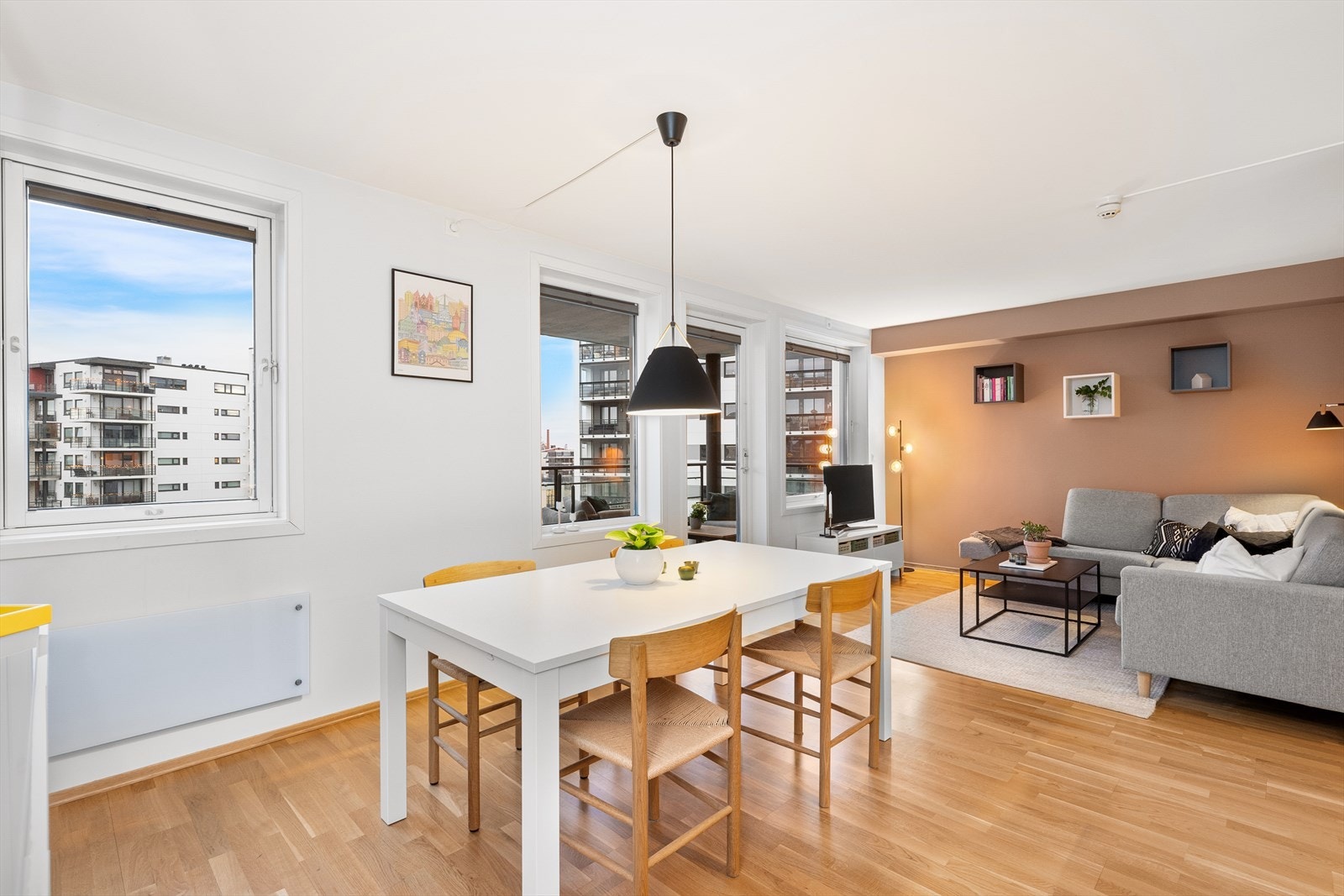 Velkommen til Breivikveien 25, og denne flotte leiligheten. Galleribilde