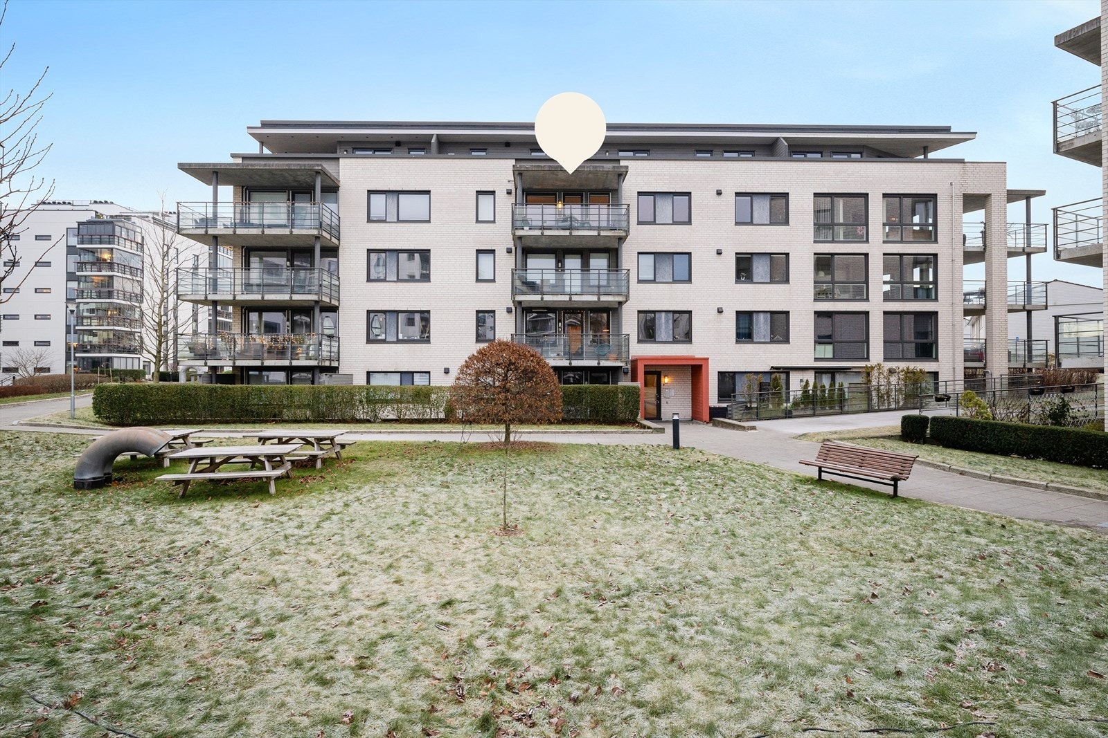 Leiligheten har en meget fin beliggenhet i bygget. Galleribilde