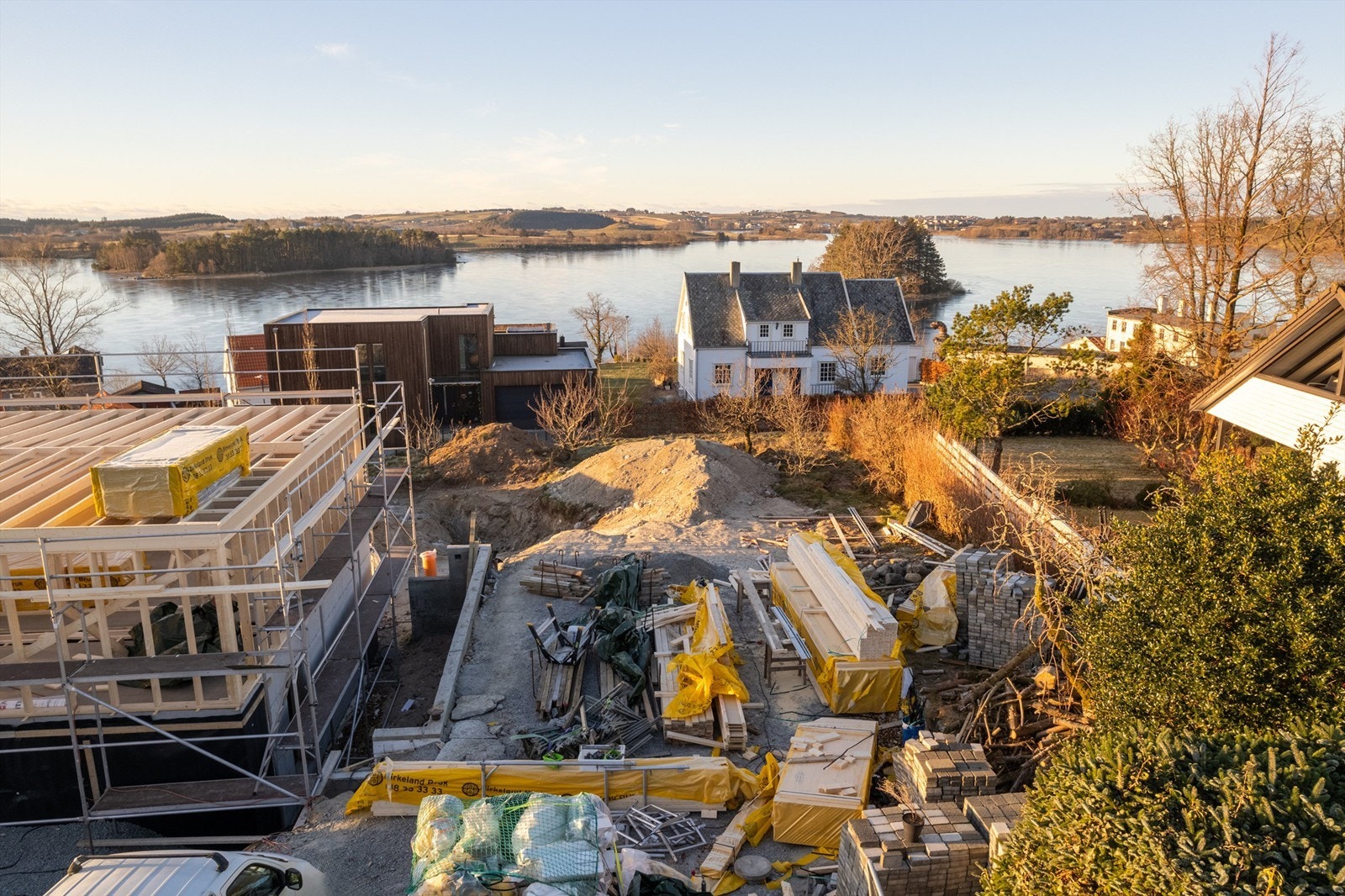 Tomt_bak_03.jpg Galleribilde