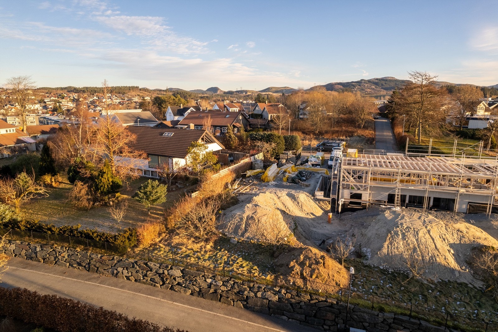 Tomt_front_01.jpg Galleribilde