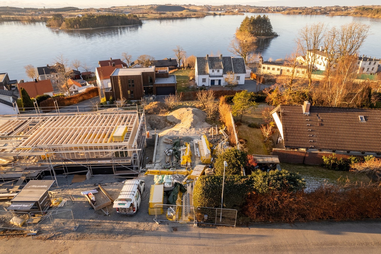 Tomt_bak_06.jpg Galleribilde