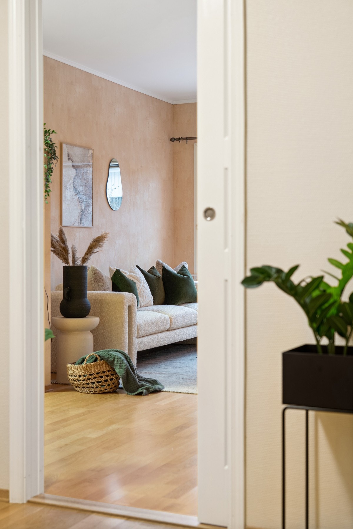 Gang - mot stue. Galleribilde