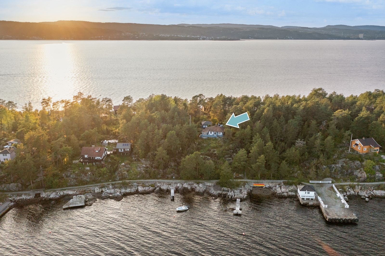 Søndre Langåra er en øy i Oslofjorden utenfor Fagerstrand i Frogn kommune. Galleribilde