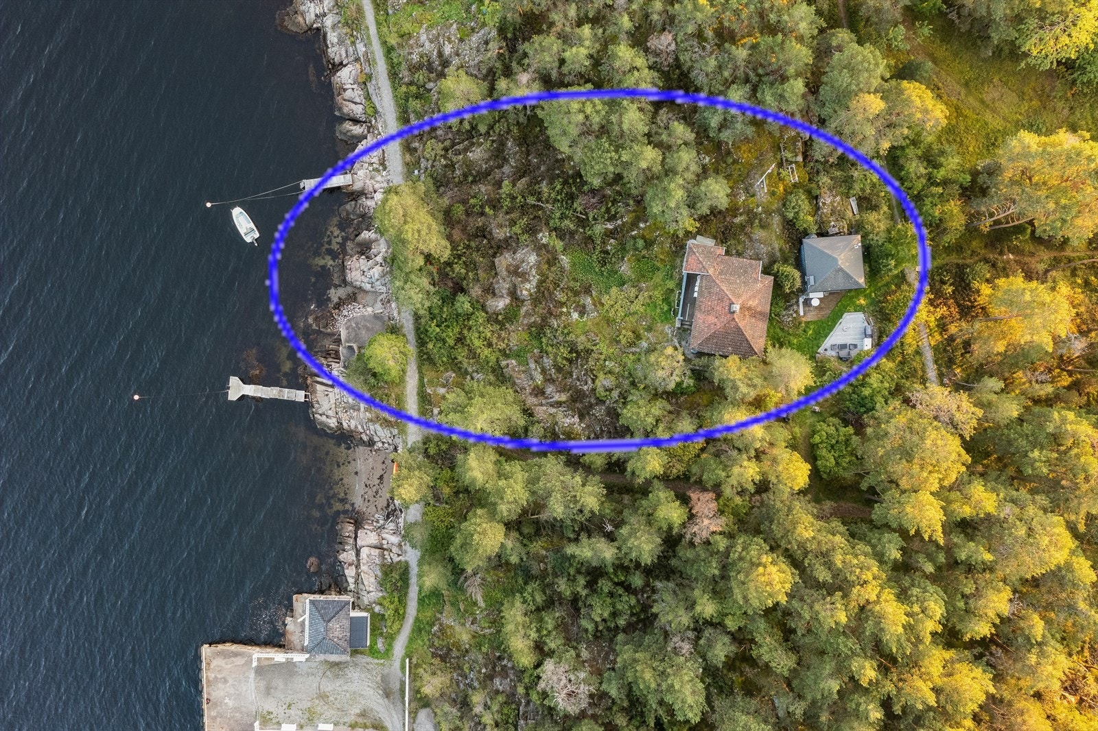Kun til illustrasjon for og vise ca. omriss av tomten. Se vedlagt tomtegrensekart i prospektet for mer informasjon. Galleribilde