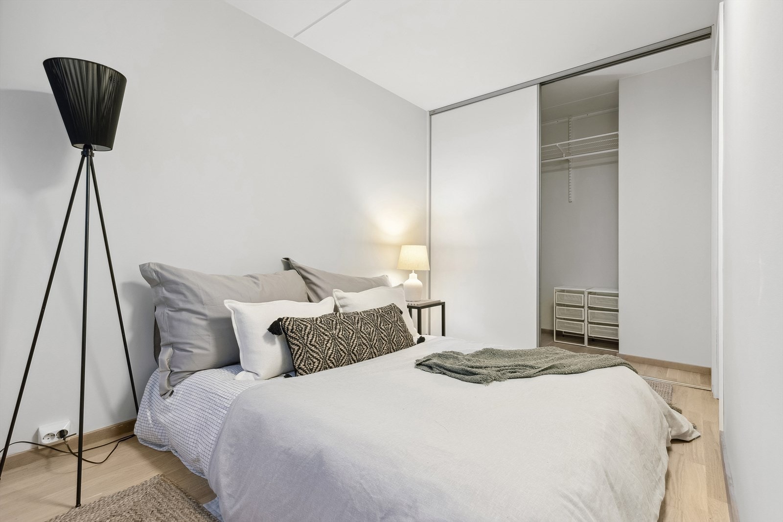 Soverom med bod/garderobe Galleribilde