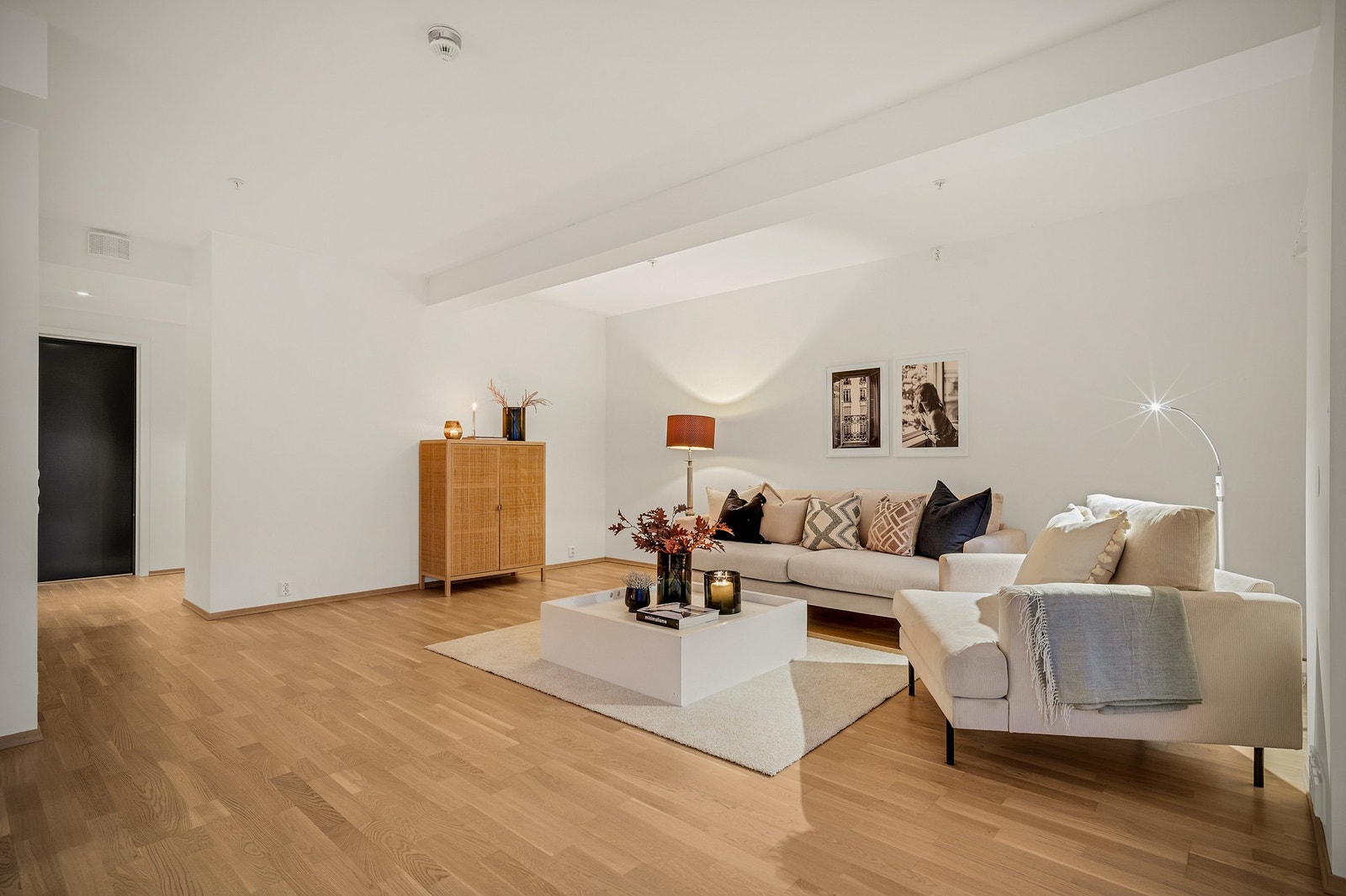 Sameiet har kollektiv avtale for strøm (elbilladerne) med 2 kr/kWt inkludert nettleie og administrative kostnader. Galleribilde