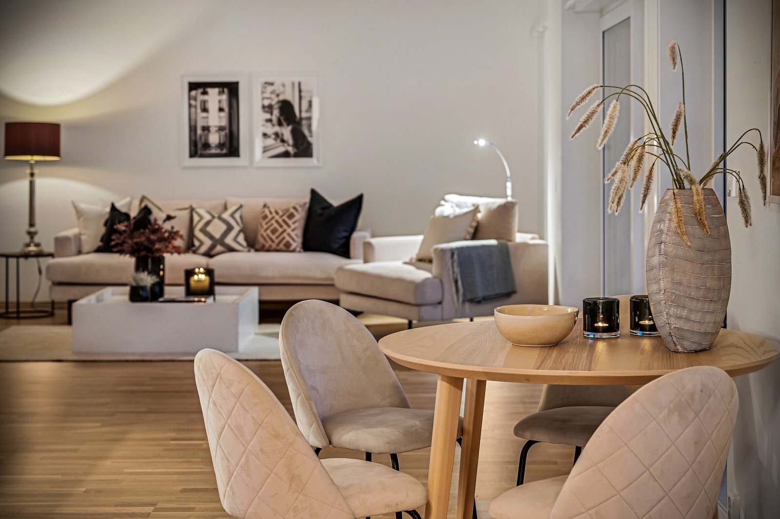 David Novosad v/ EiendomsMegler1 presenterer Ladeveien 17. Galleribilde