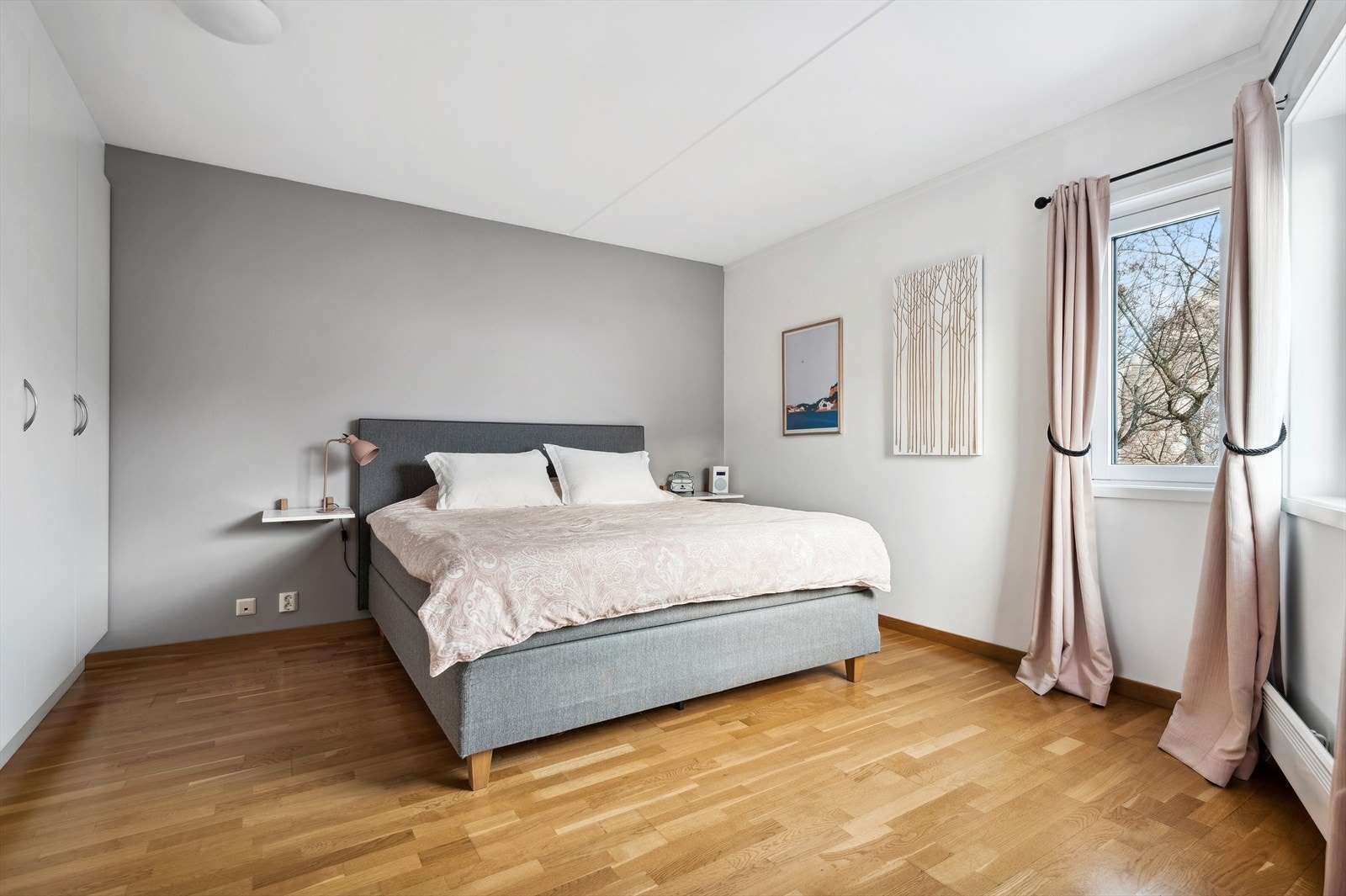 Leiligheten inneholder 2 soverom. Galleribilde