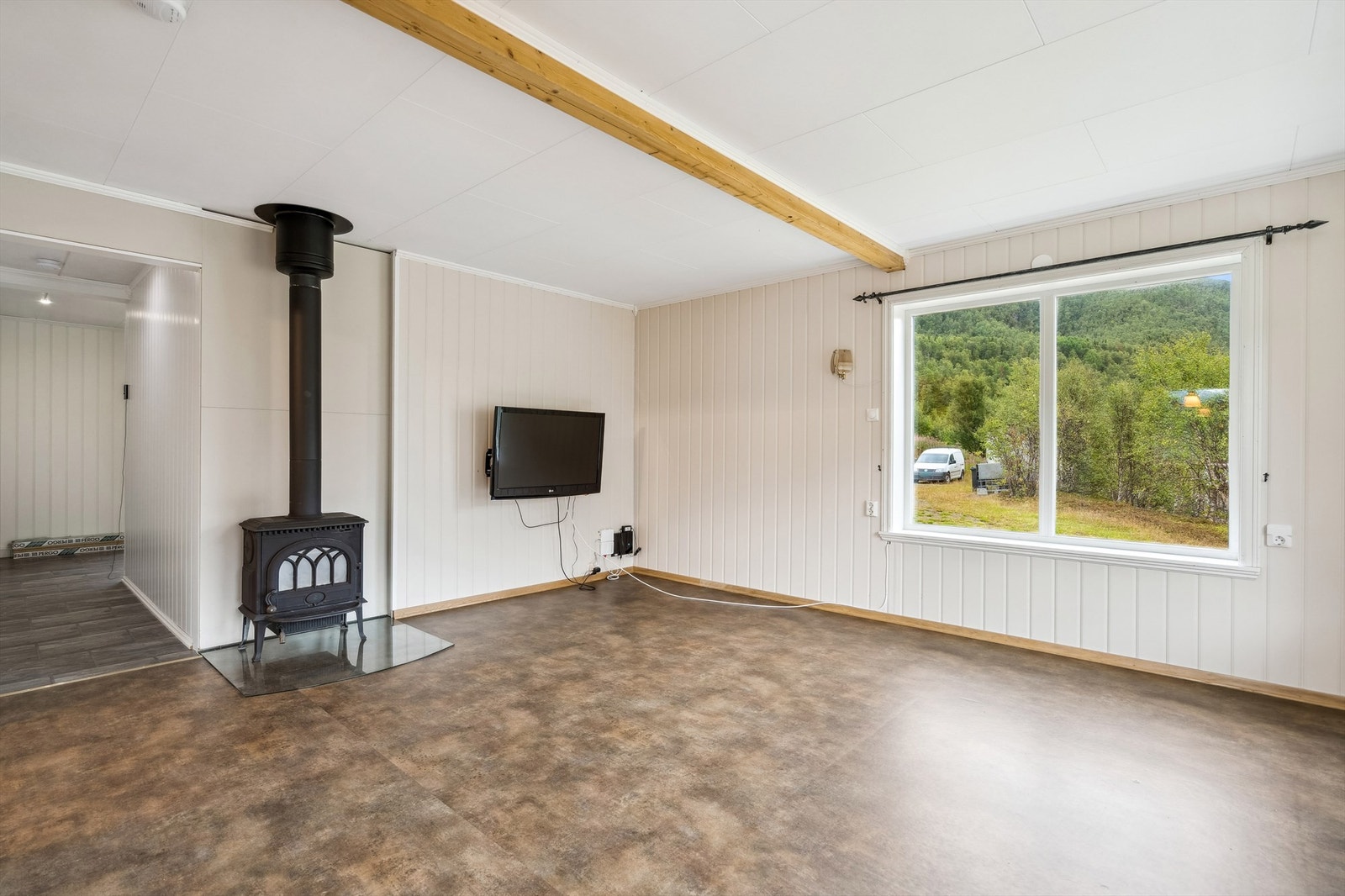 Ovnen gir god varme på kjølige dager. Galleribilde