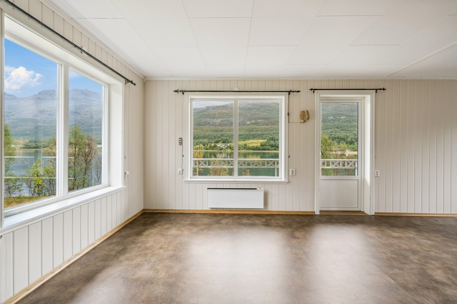 Stuen har god plass til møblering. Galleribilde