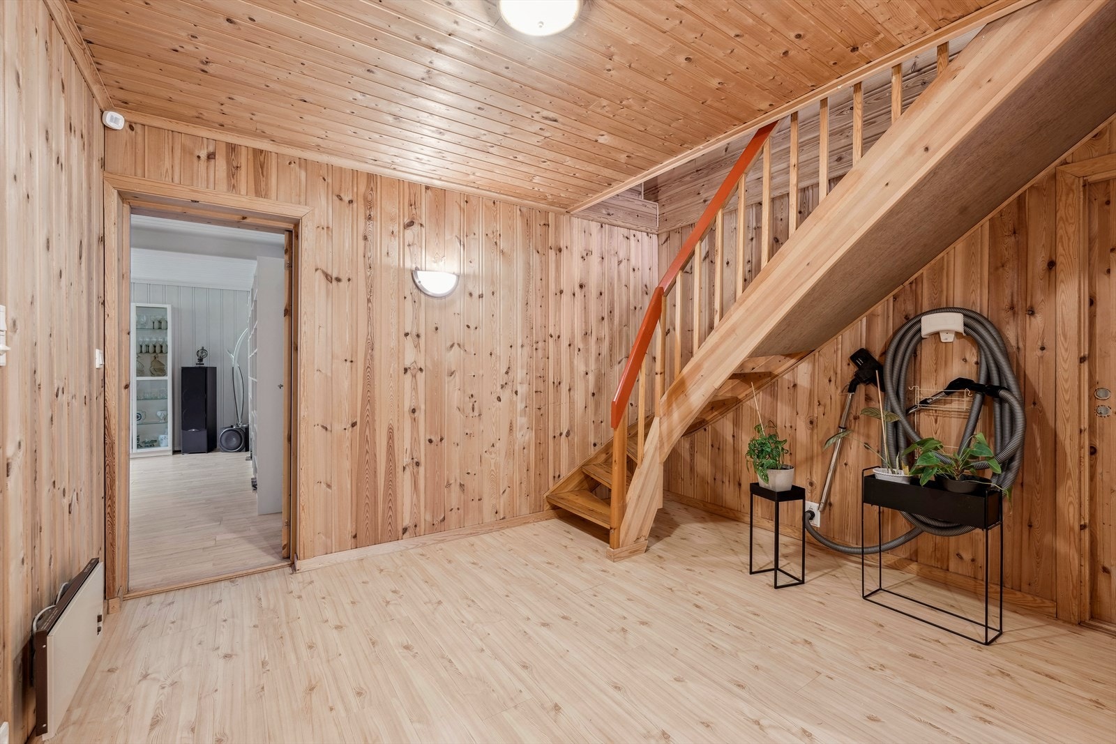Hall i u. etg. Galleribilde
