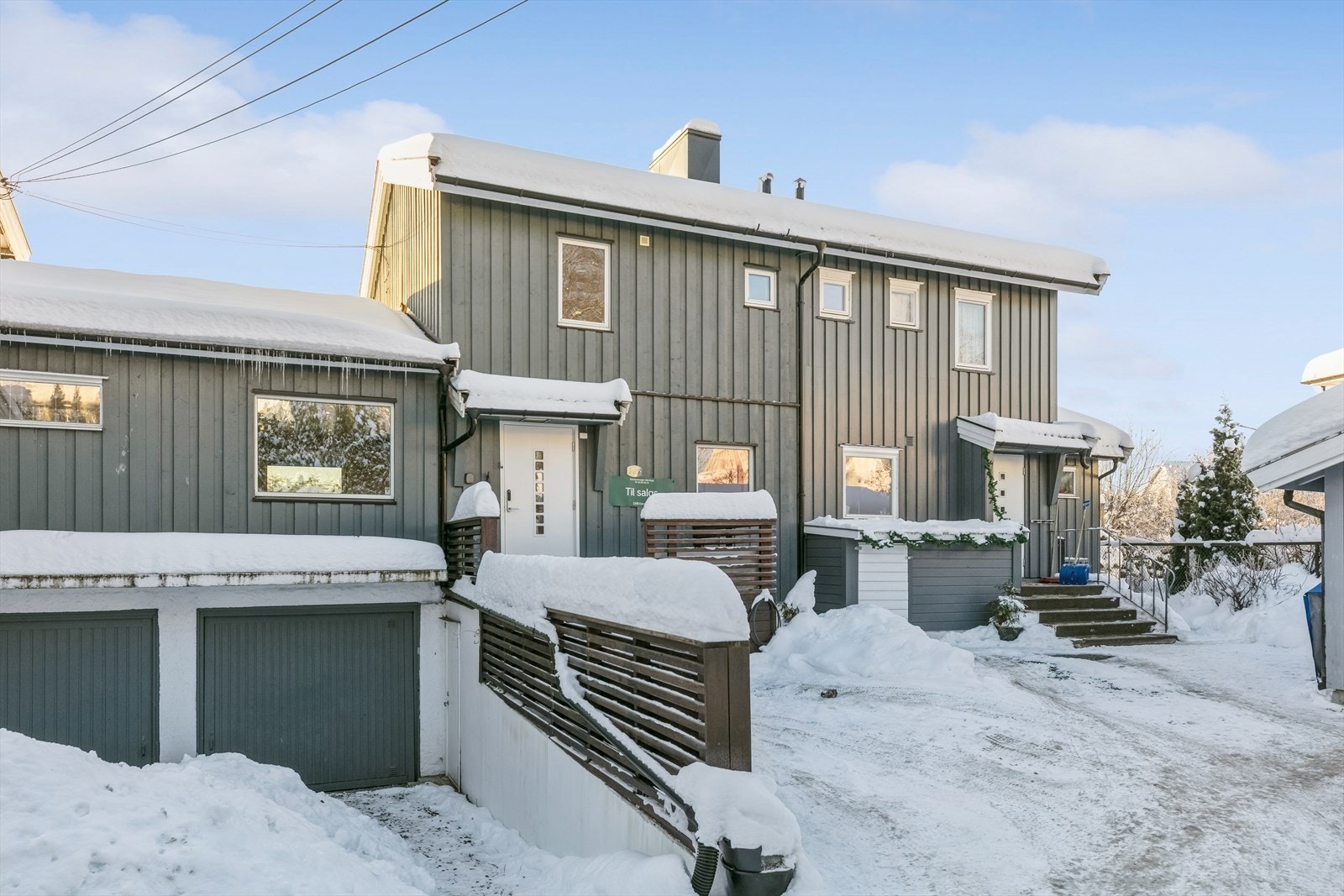 Med sin ideelle beliggenhet og nærhet til sentrale områder, er Svelleveien 22C en perfekt bolig for de som ønsker en harmonisk blanding av byliv og nærhet til naturen. Galleribilde