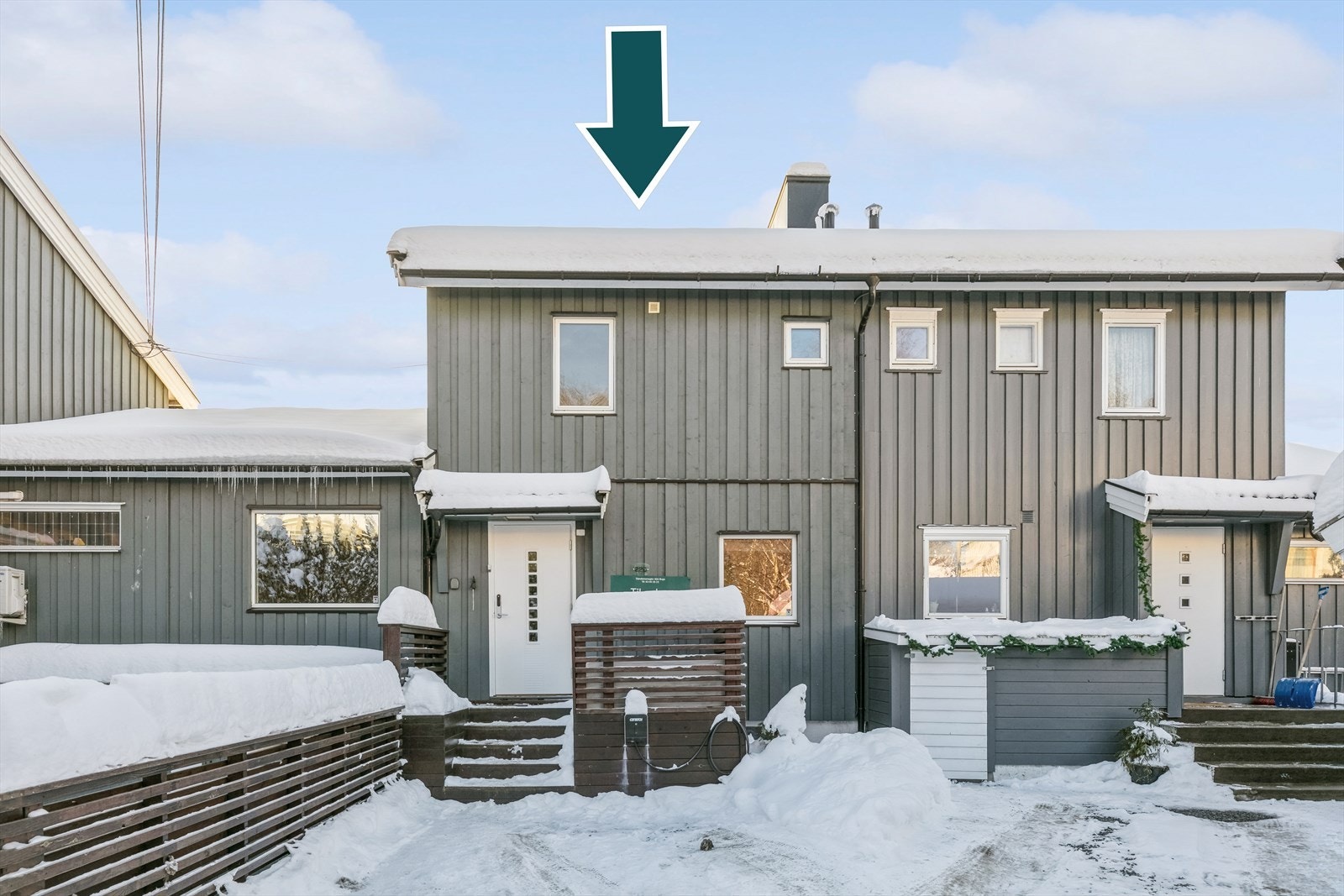 Foran inngangsplanen finner du parkeringsmuligheter med EL-lader Galleribilde