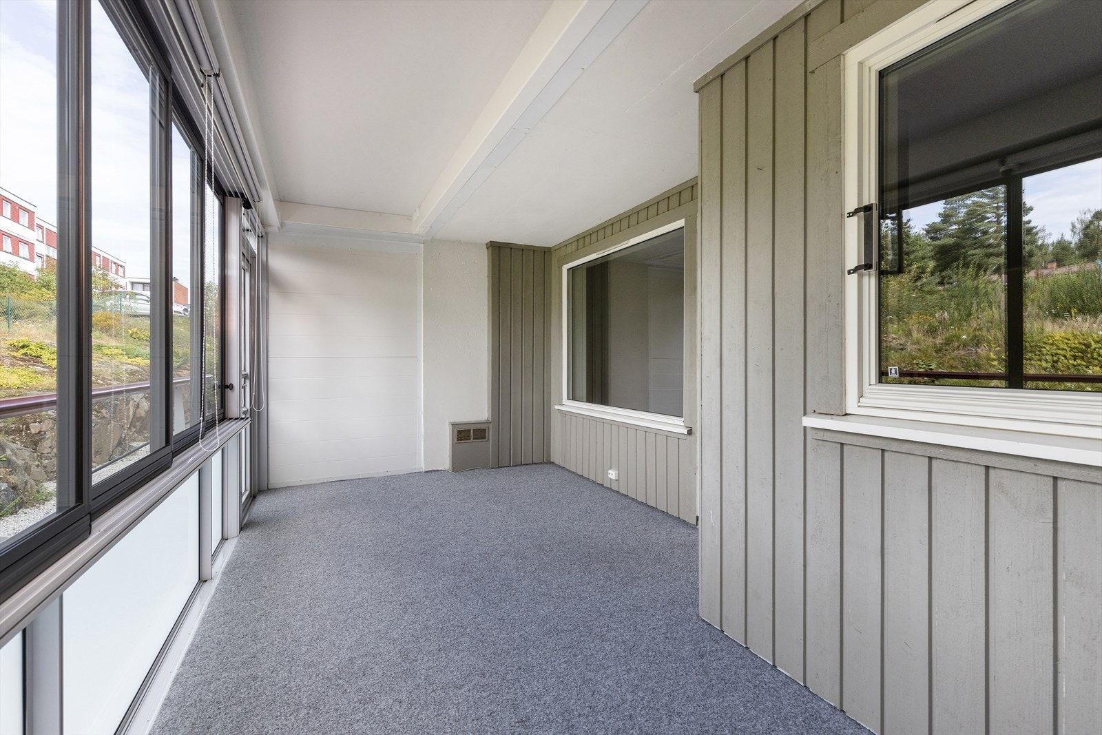 Romslig veranda med adkomst fra stue Galleribilde