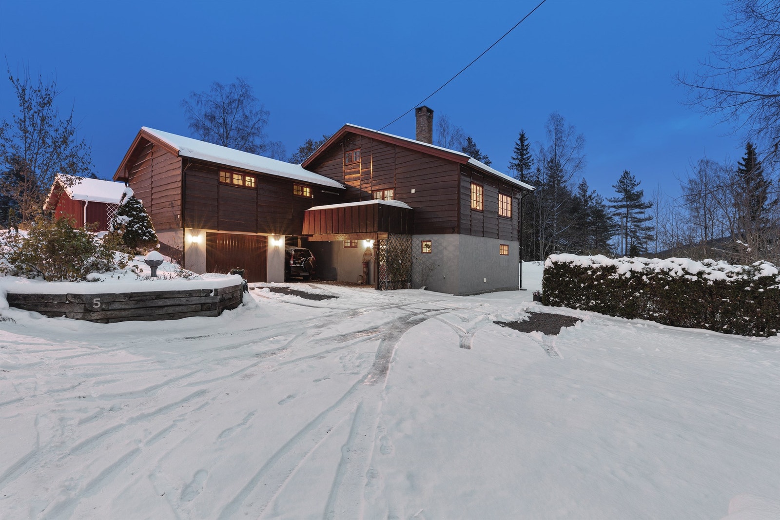 Kveldssteming fra nyfallen snø i år. Galleribilde