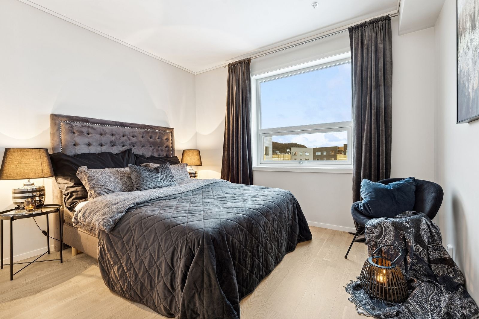 Soverommene måler henholdsvis ca. 10,5 og 15 kvm. Galleribilde