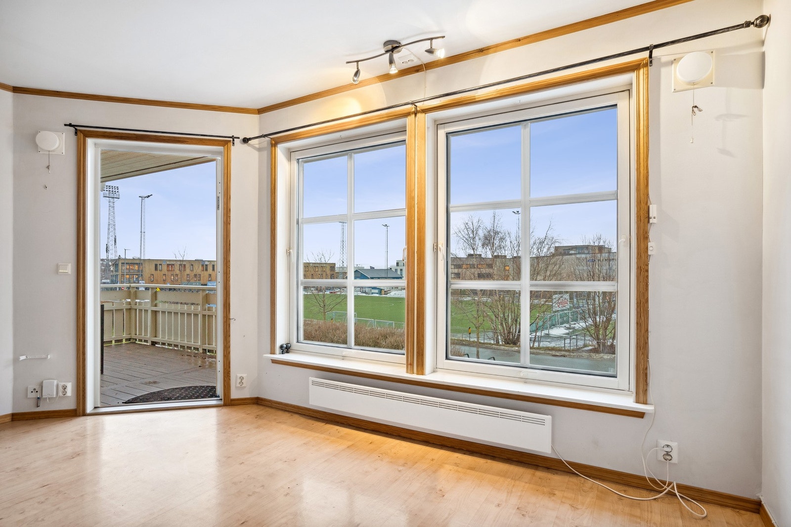 Fra stue har man direkte utgang til balkong. Galleribilde