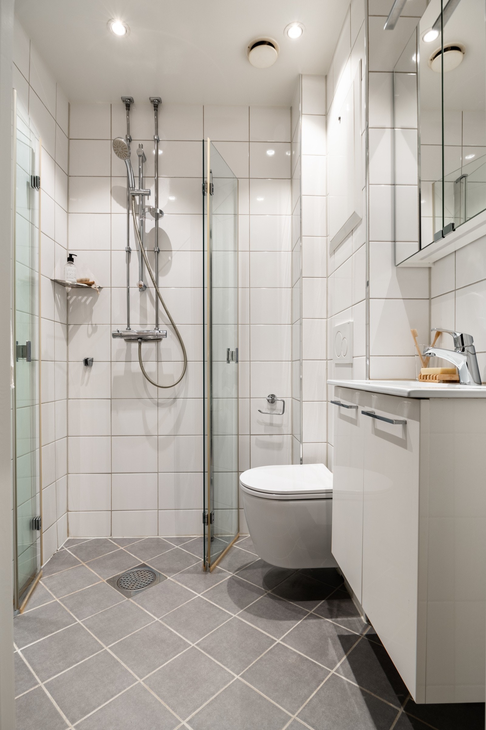 Badet har opplegg for vaskemaskin. Galleribilde