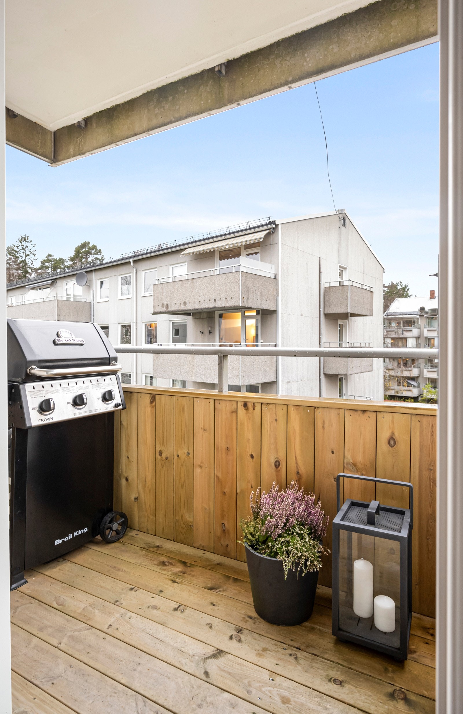 Den andre balkongen er på ca 2 m2 og vender mot nord Galleribilde