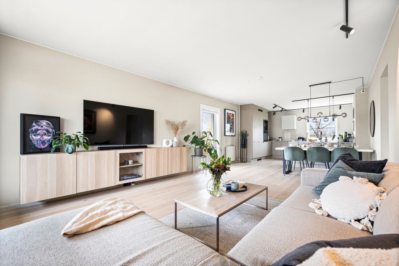 Velkommen til Rideveien 32 A - Presentert av Elise Riise Johnsen v/Eie Bærum Galleribilde