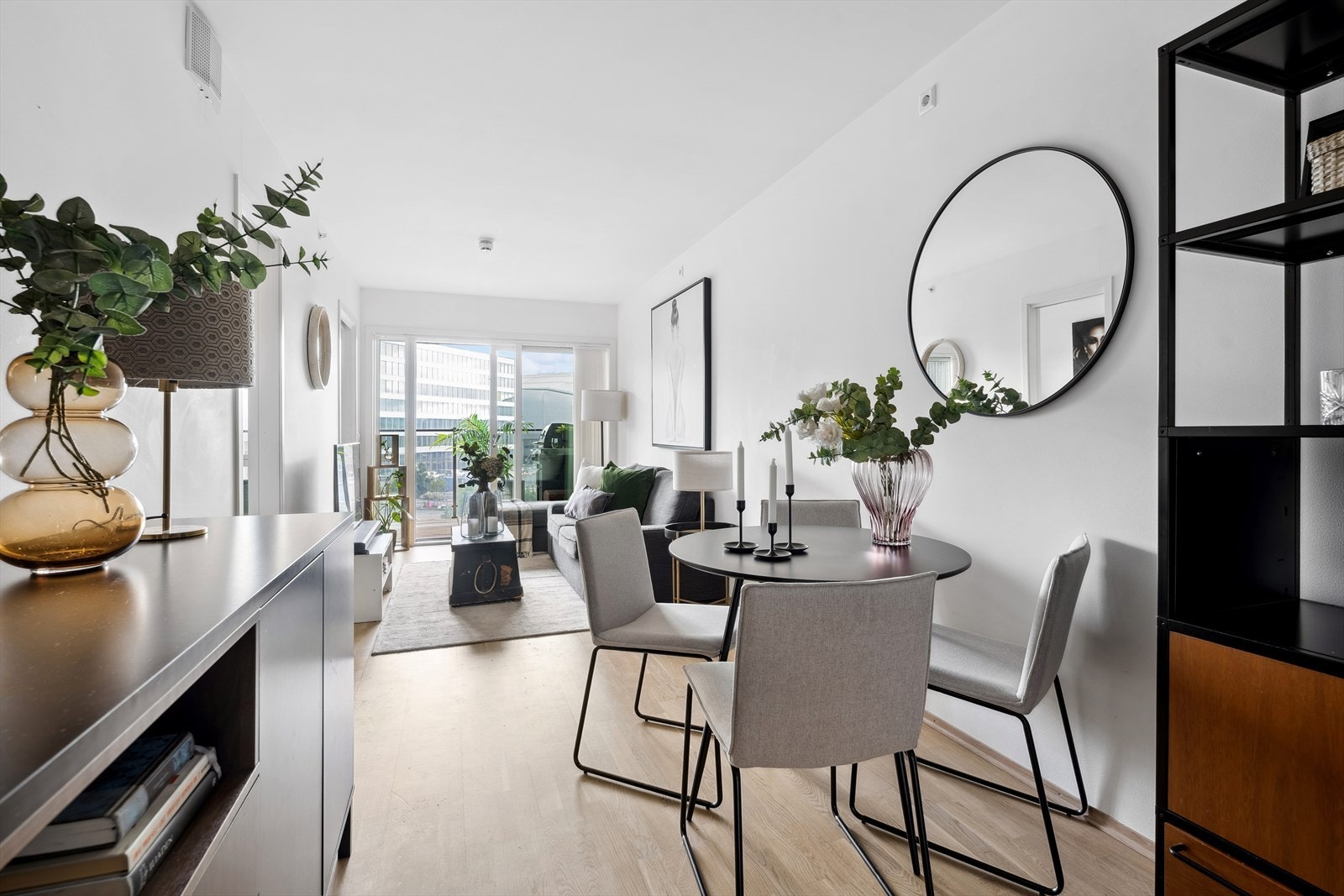 André Ekeland v/DNB Eiendom presenterer John Strandruds vei 5 Galleribilde