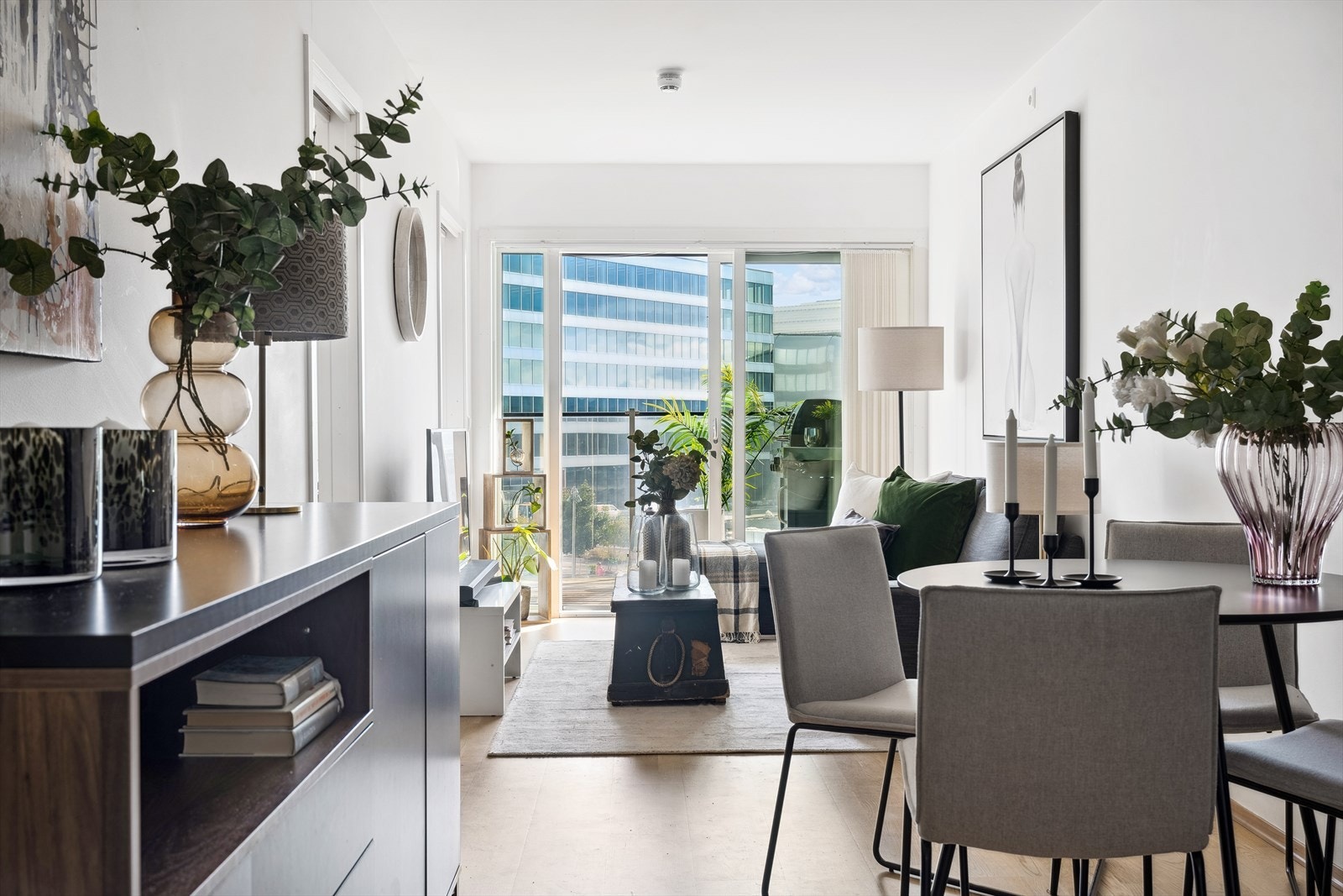 Gjennomgående leilighet med god takhøyde. Galleribilde