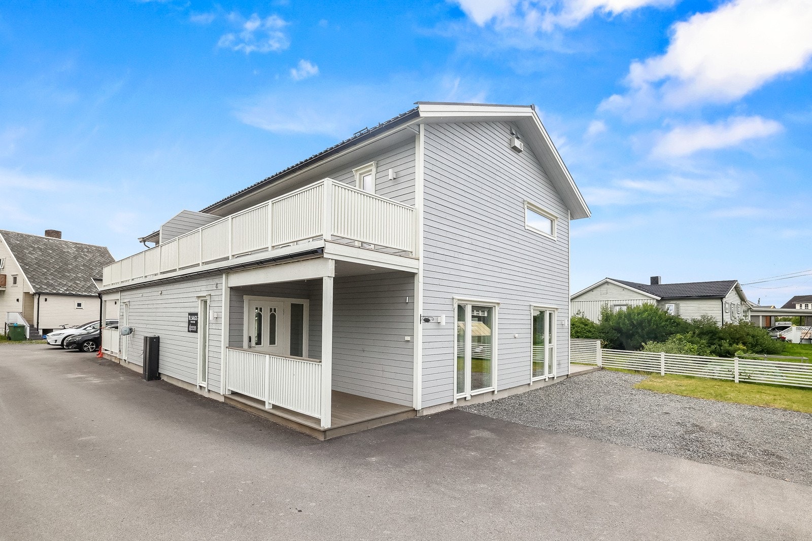Det er parkeringsplass på felles tomt Galleribilde