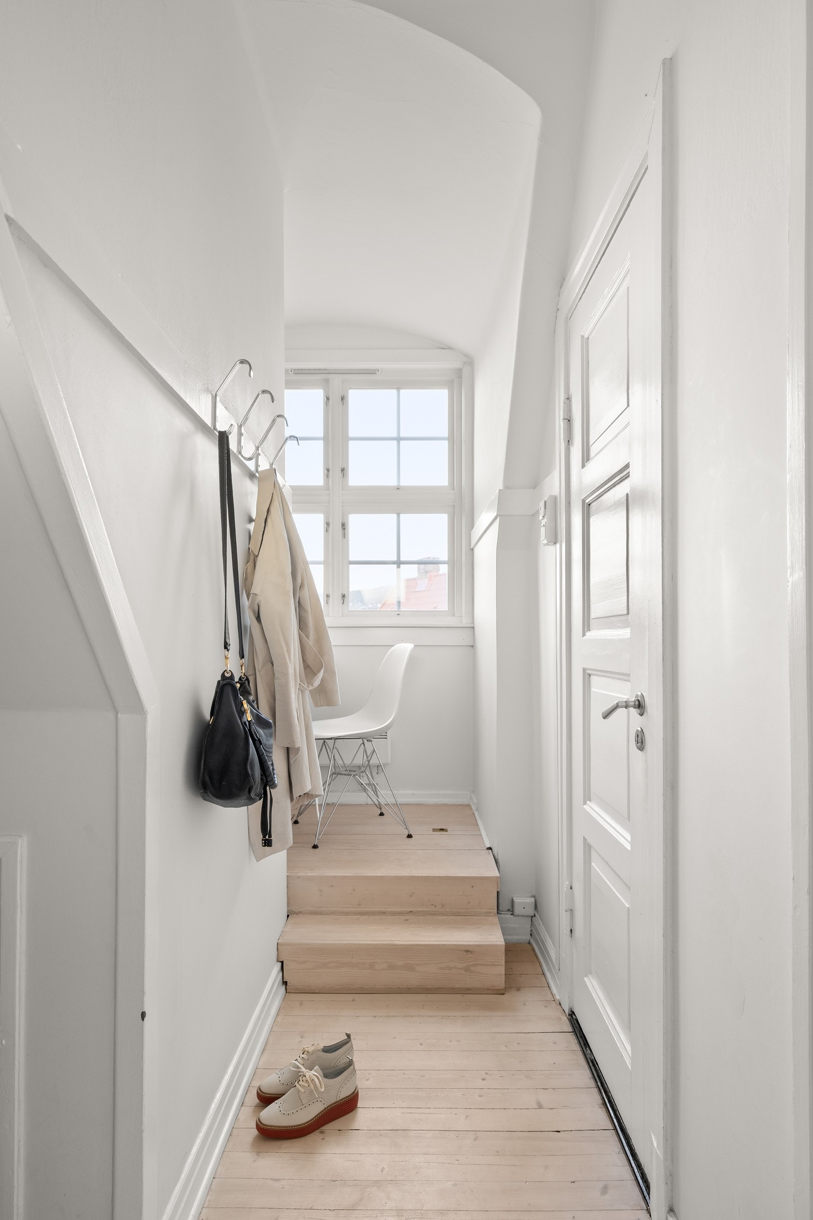 Entré/kontor. Galleribilde