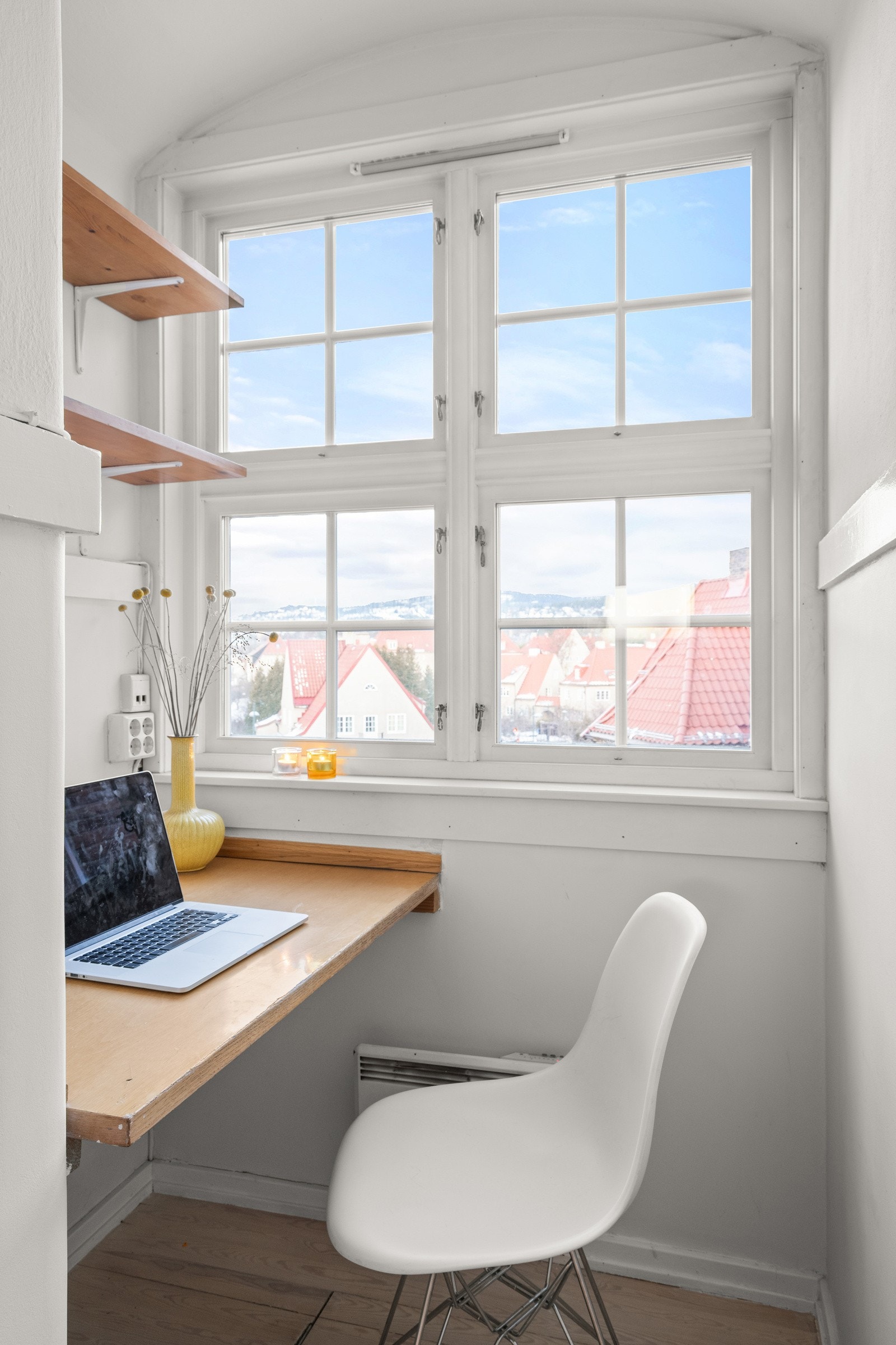 Kontorhjørne. Galleribilde