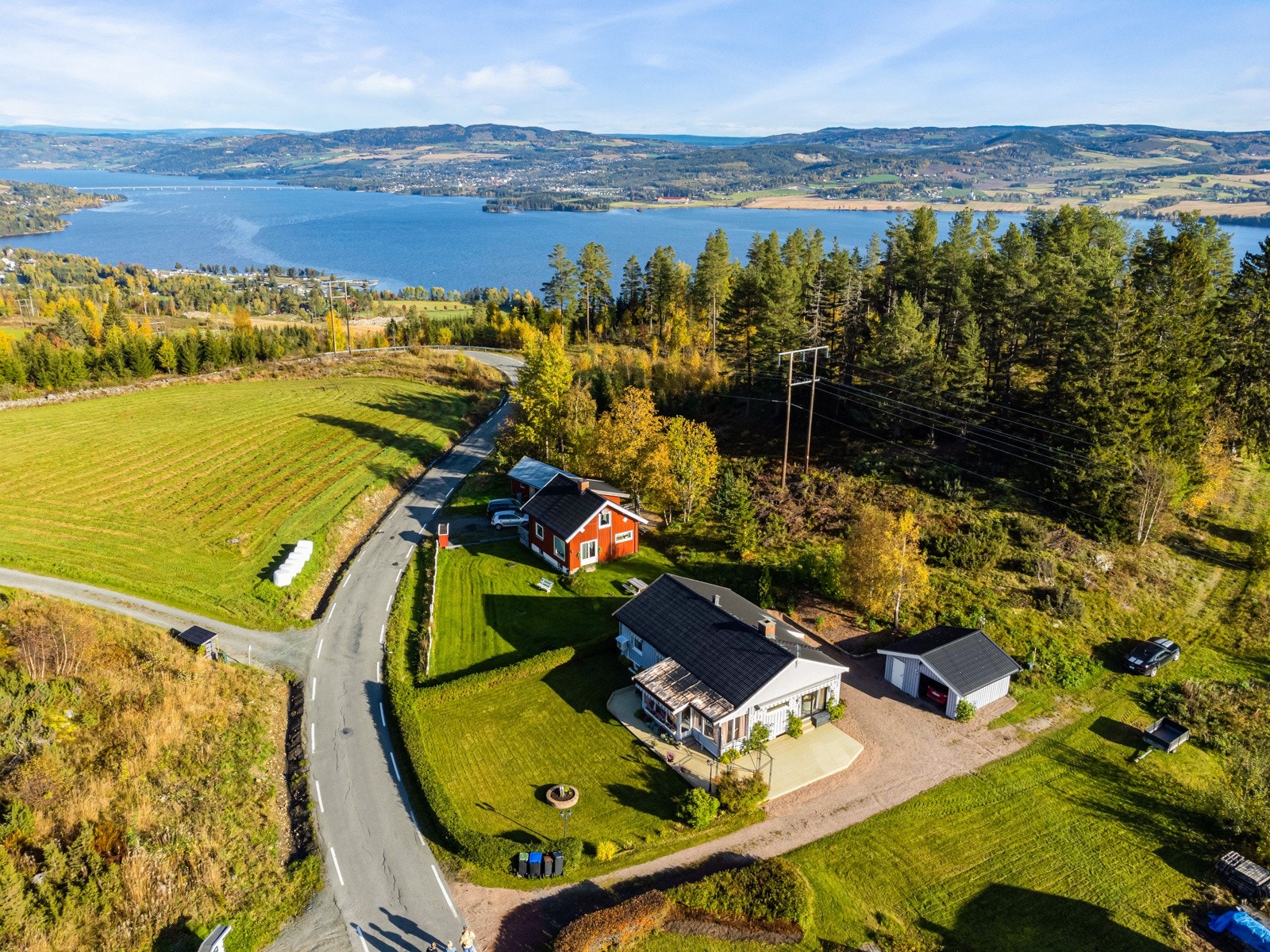 Mjøsutsikt fra tomta Galleribilde