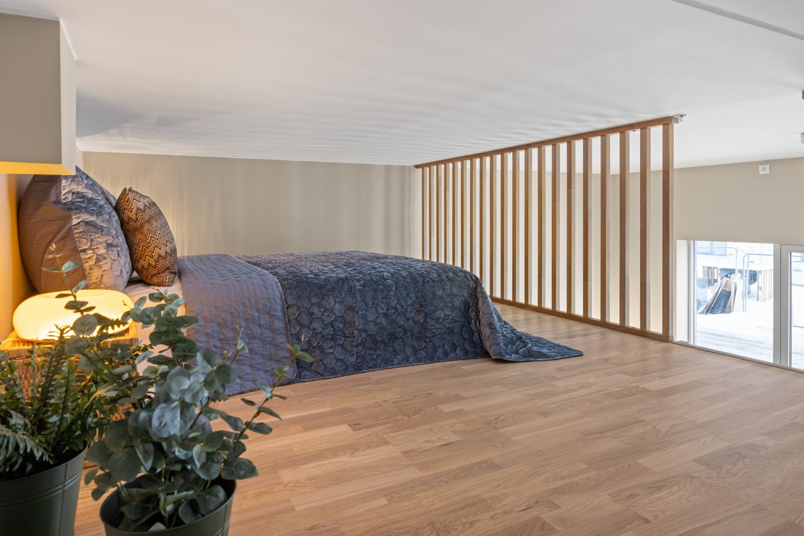 Praktisk hems med fine lysforhold og god plass til oppbevaring. Galleribilde