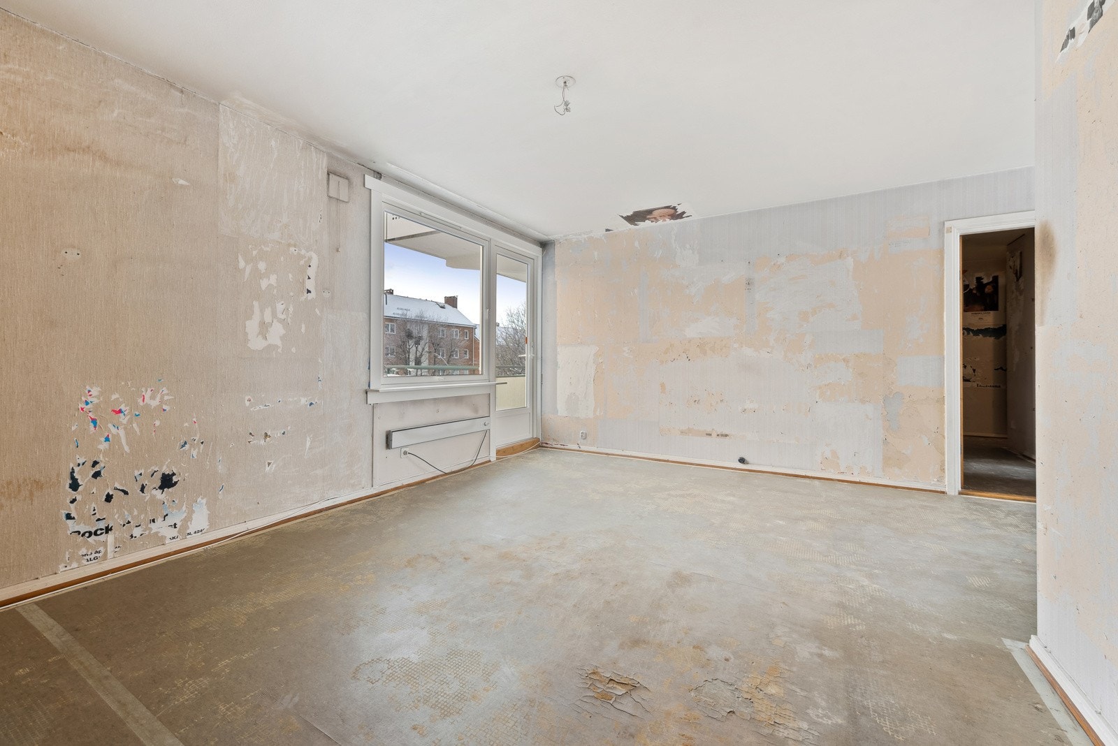 Fra stuen er det direkte adkomst til sydvestvendt balkong med gode solforhold. Galleribilde