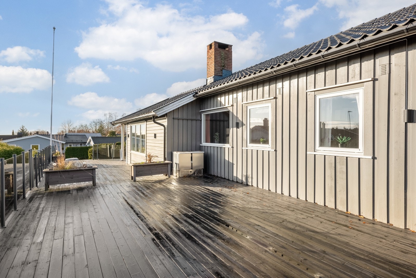 Uteplassen innbyr til både stille stunder og lange, sosiale kvelder. Galleribilde