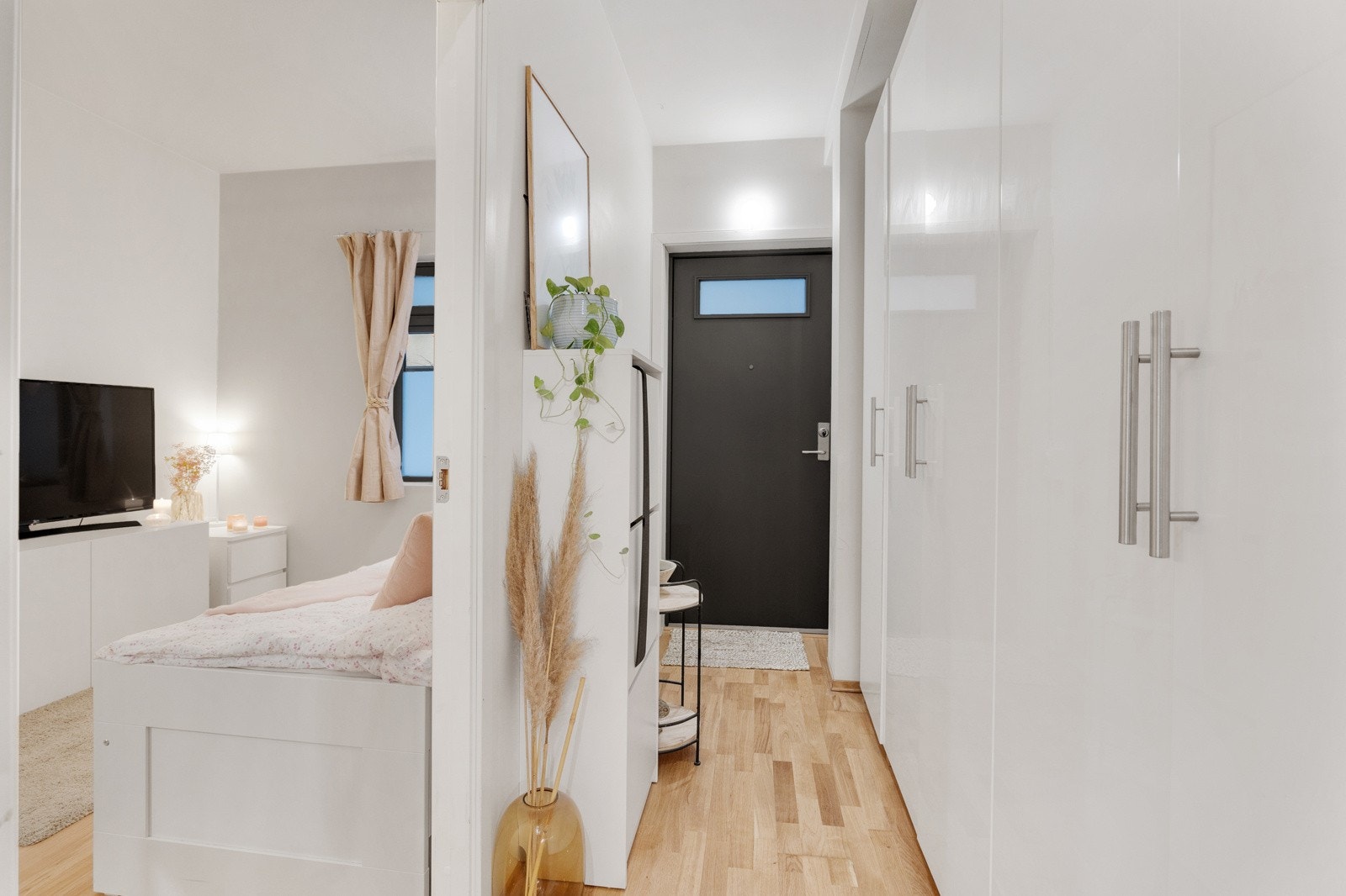 Hybelen har egen inngang Galleribilde