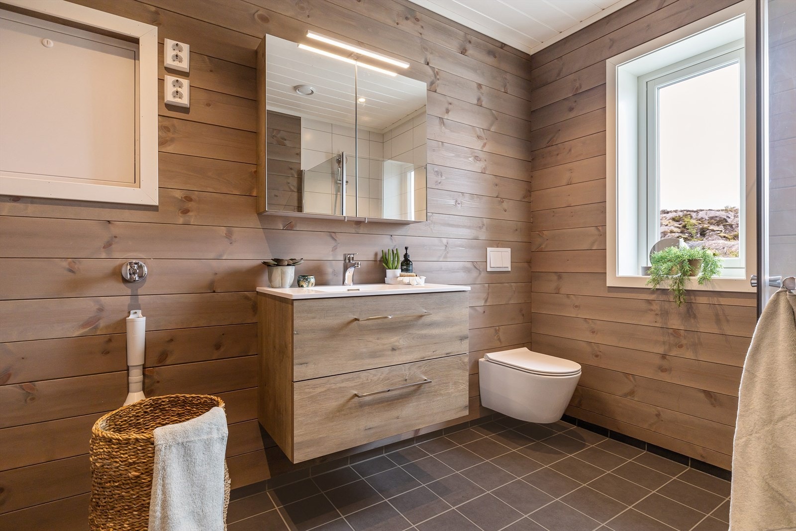 Lekkert bad med behagelig fargepalett. Galleribilde