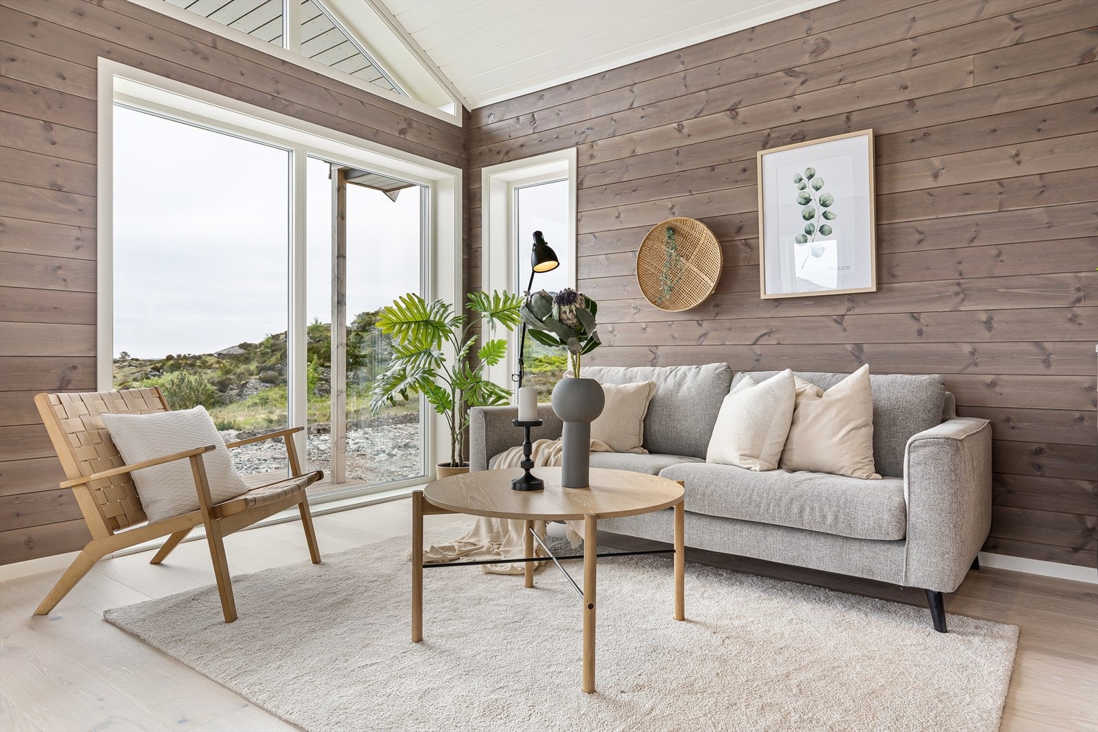 Lekker stue med god plass til sofagruppe. Galleribilde