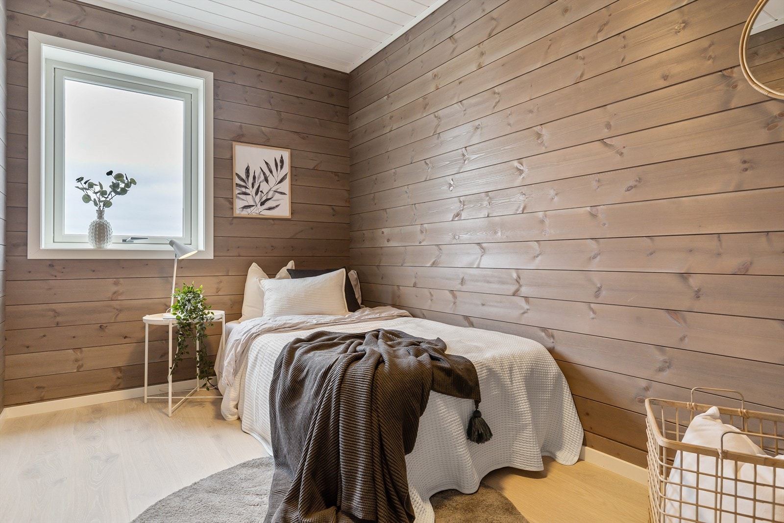 Fritidsboligen har totalt 3 soverom. Alle rommene er av god størrelse med plass til større senger. Galleribilde